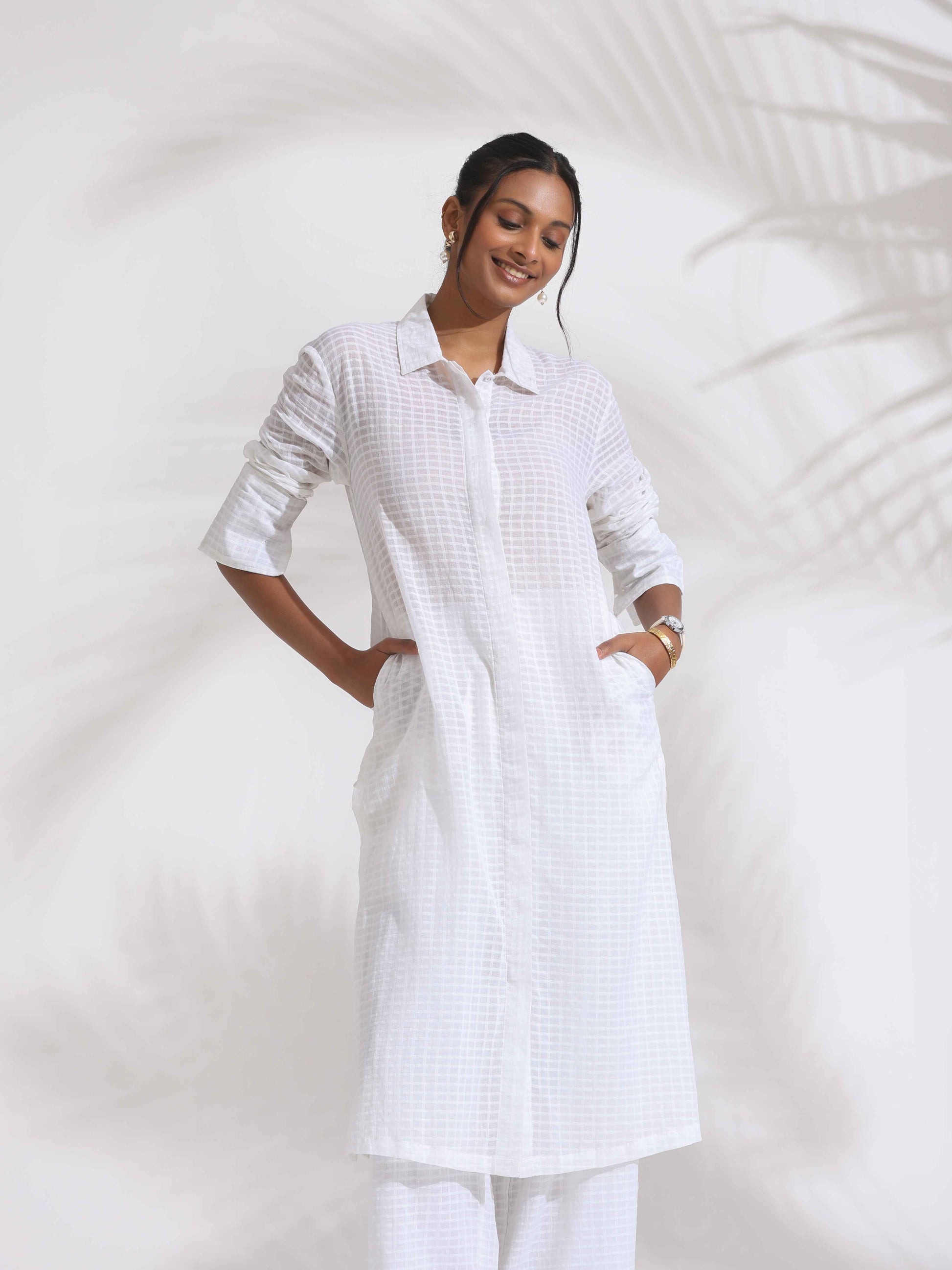 trueBrowns White Check Cotton Kurta Set | Swadesiicart