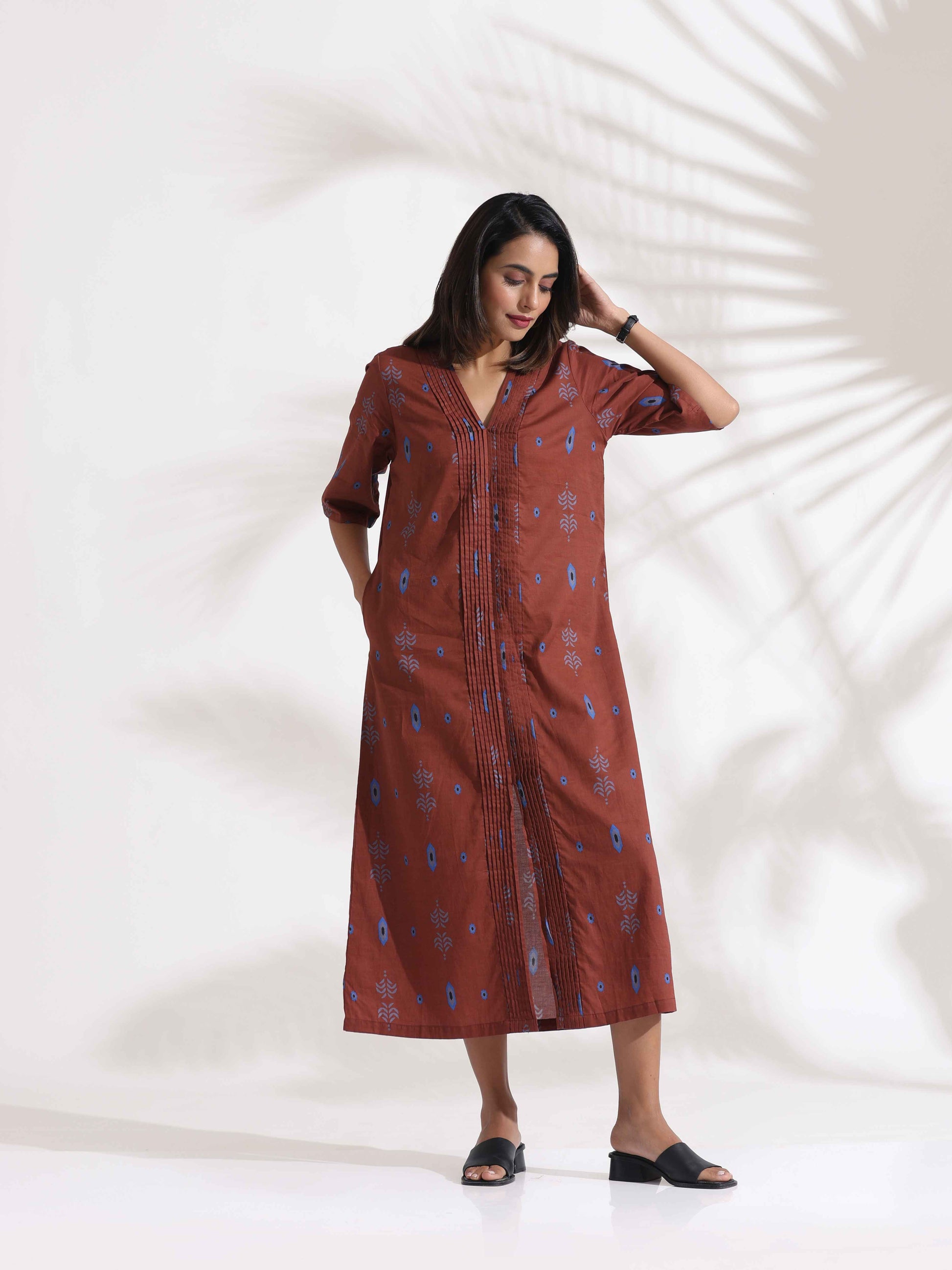 trueBrowns Brown Cotton Print pleated Dress | Swadesiicart