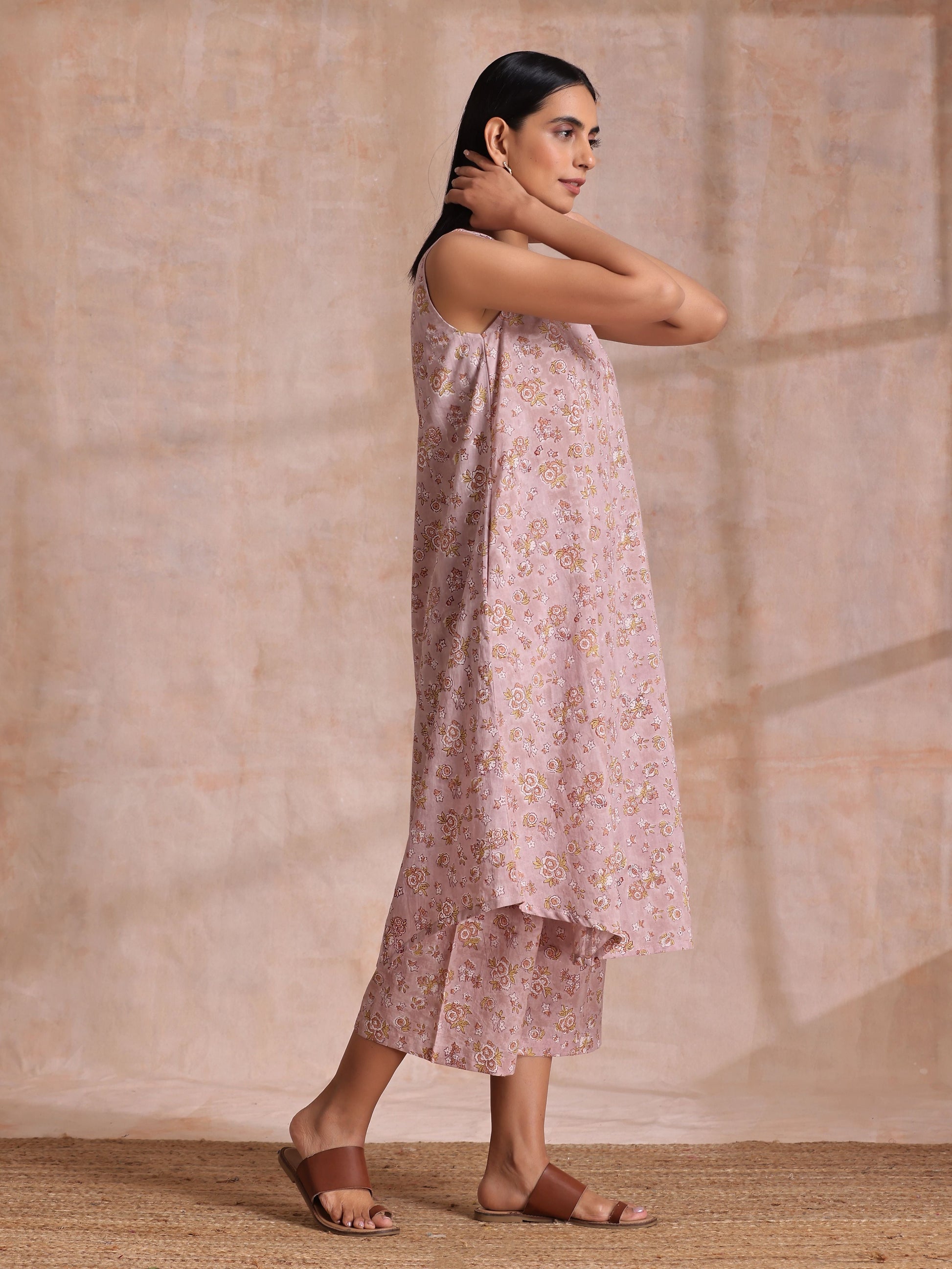 trueBrowns Grey Overall Floral Block Print Cotton High-Low Co-Ord Set - Swadesiicart