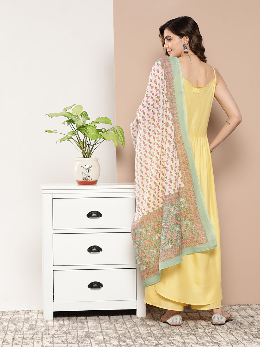 InWeave Women's Light Yellow Ray Strappy Set With Aqua Printed Border Dupatta - Swadesiicart