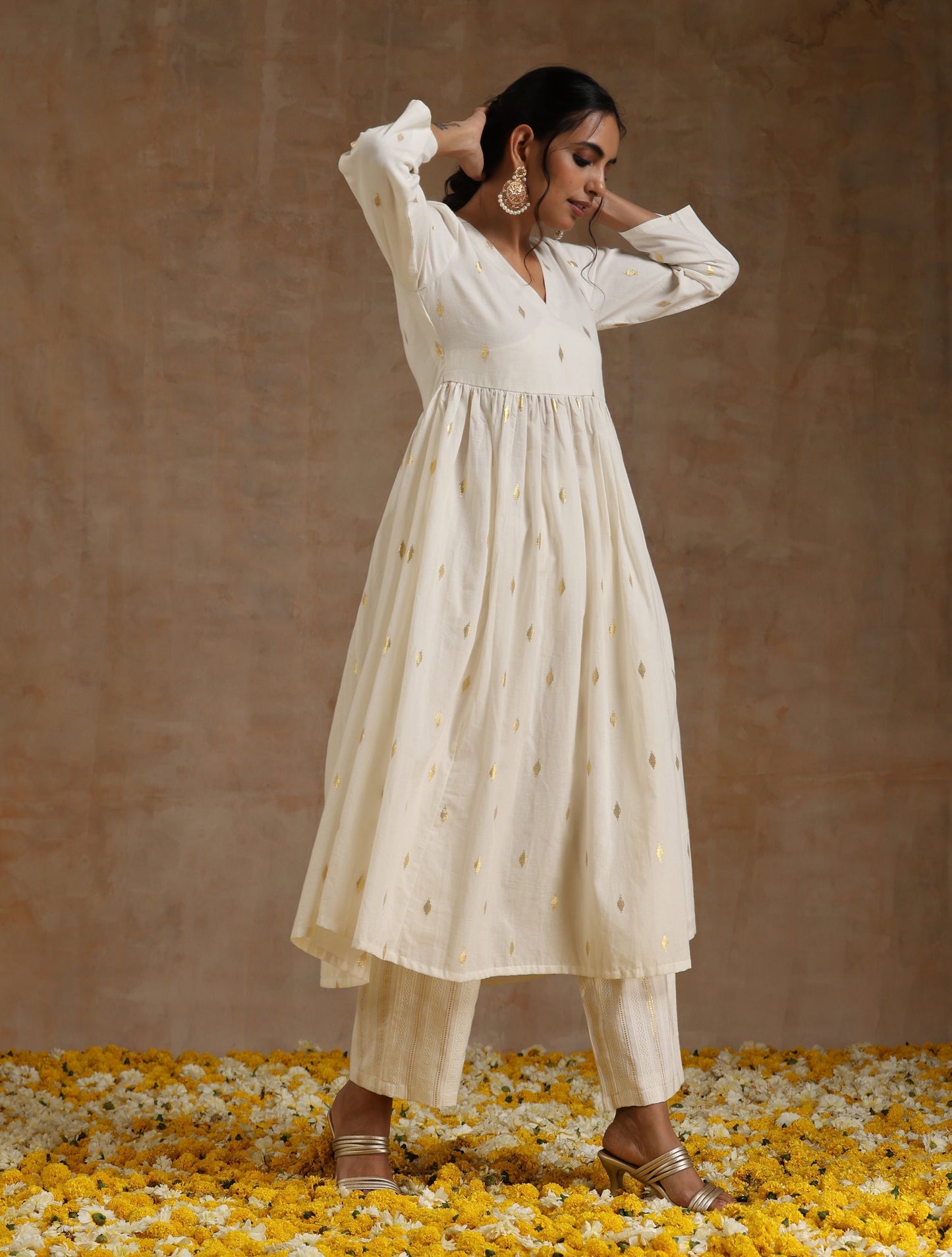 trueBrowns Ivory Gold Cotton Kalidar Kurta Set | Swadesiicart