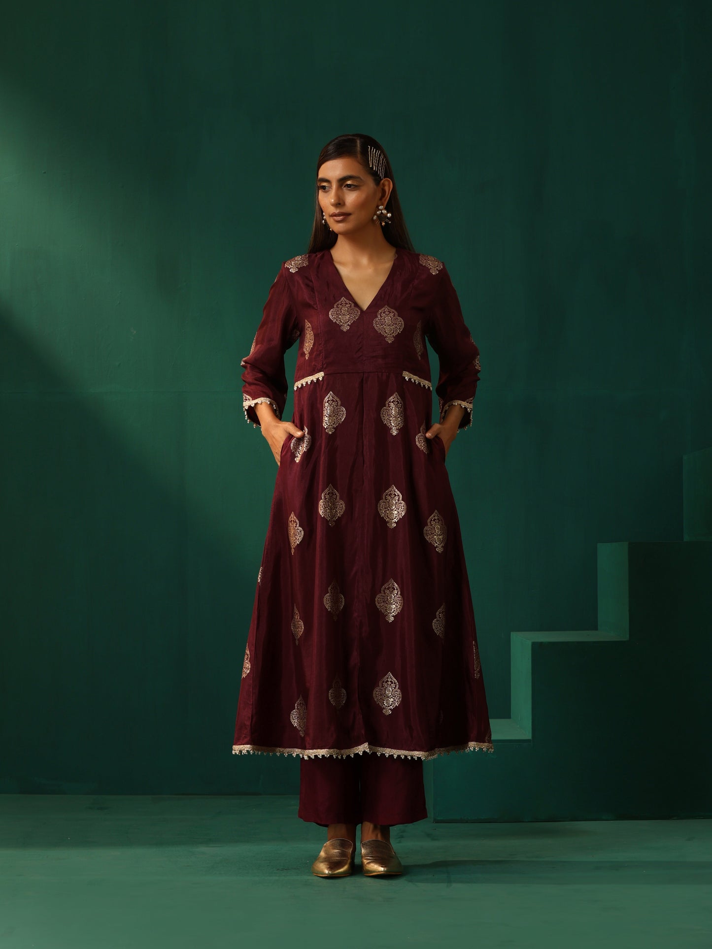 trueBrowns Wine Geometric Viscose Silk V-Neck Front Slit Kurta Pant Set | Swadesiicart