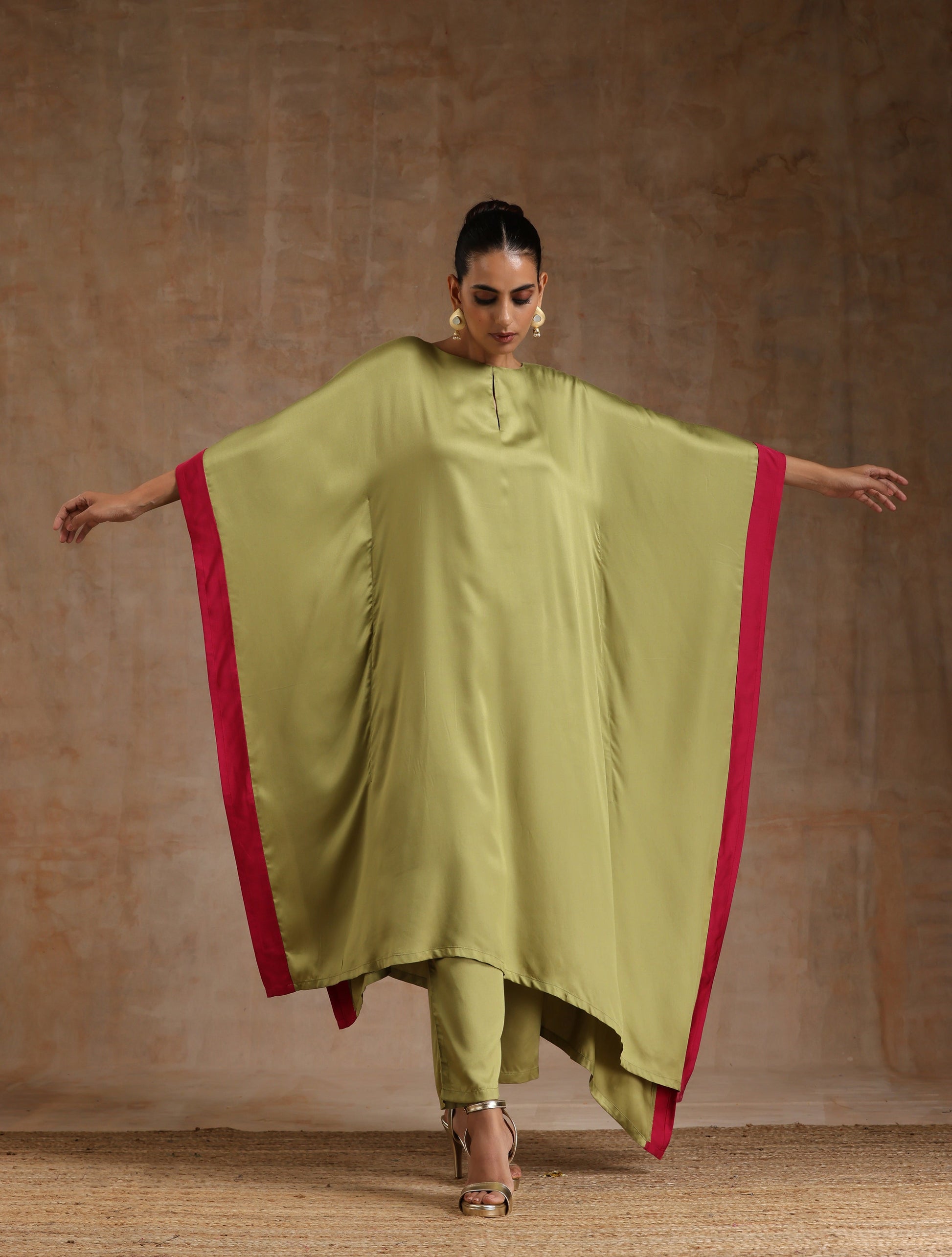 trueBrowns Light Green Modal Satin High-Low Kaftan Kurta Set | Swadesiicart