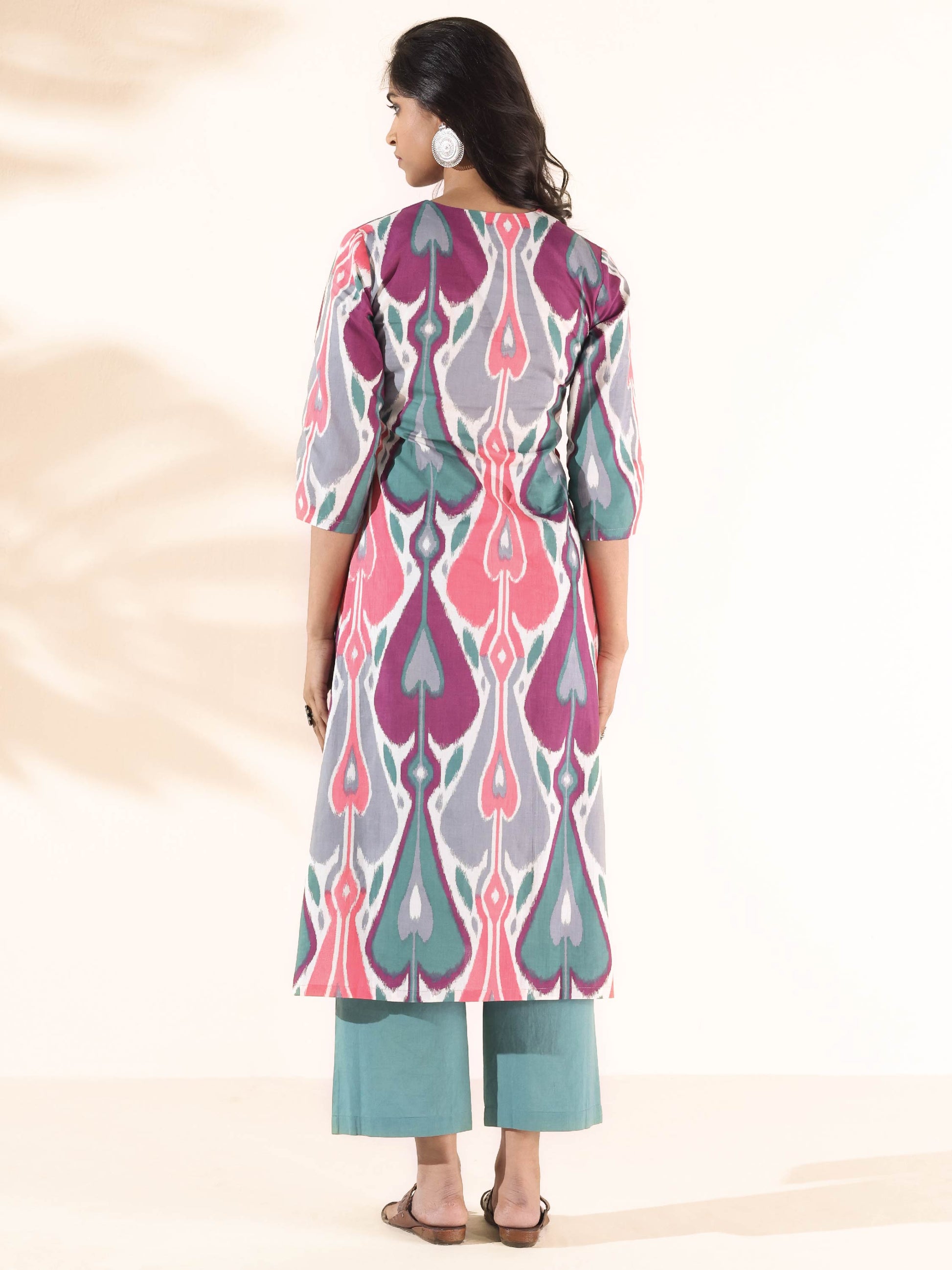 trueBrowns Green Cotton Ikat Kurta Pant Set | Swadesiicart