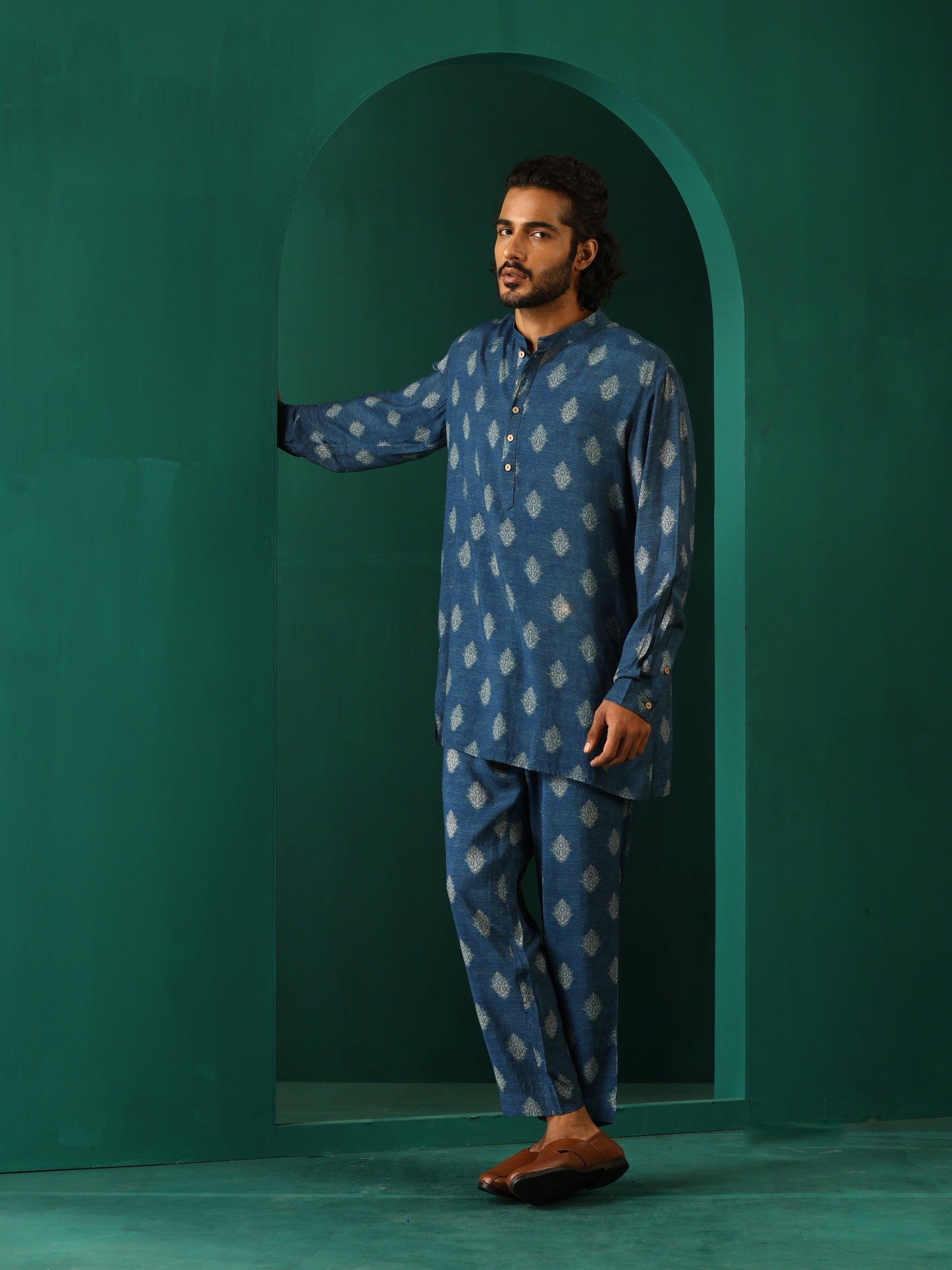 trueBrowns Men's Blue Floral Muslin Silk Printed Co-ord Set - Swadesiicart
