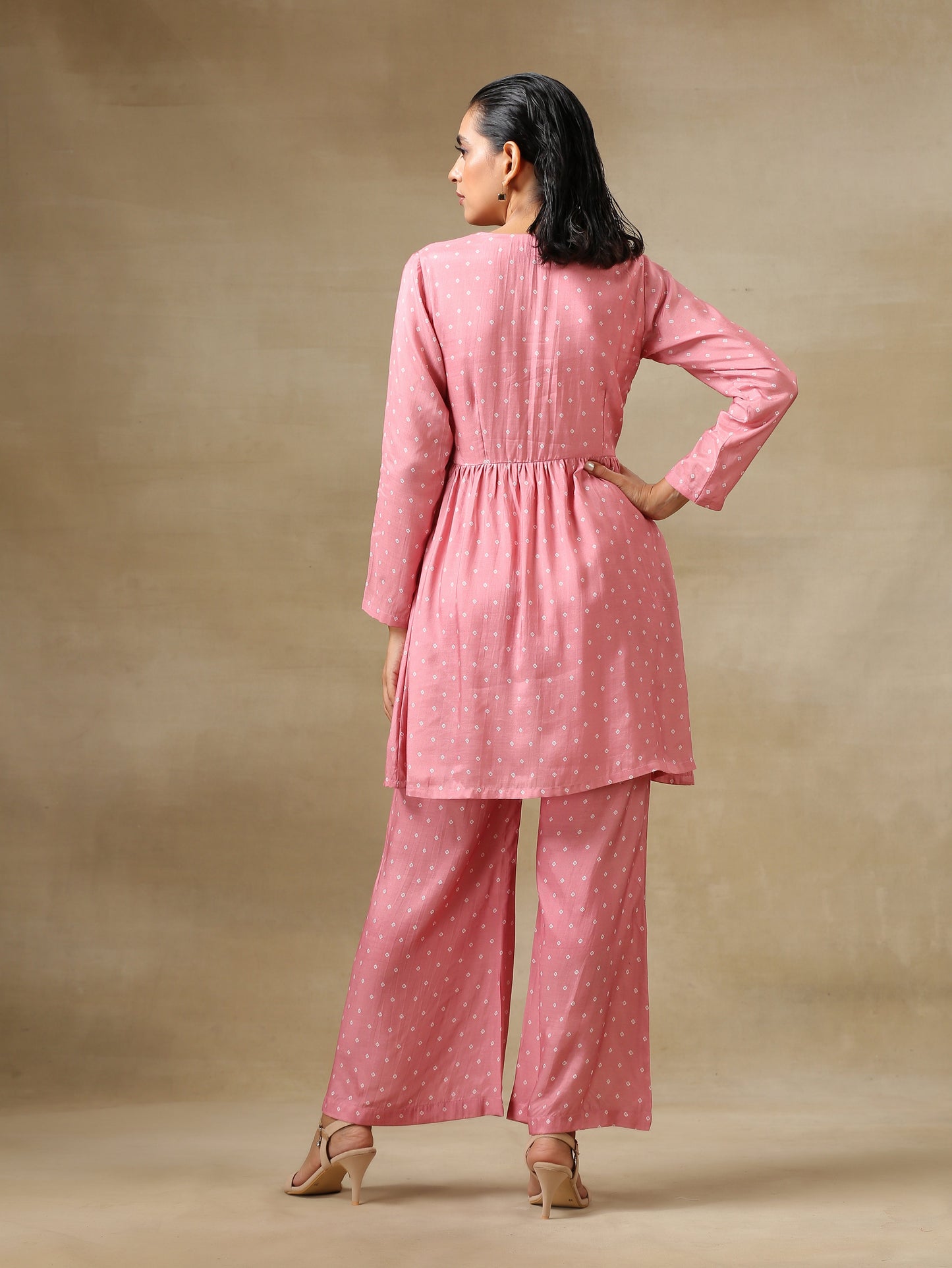 trueBrowns Light Mauve Bandhani Printed Silk Flared Kurta Pant Set | Swadesiicart