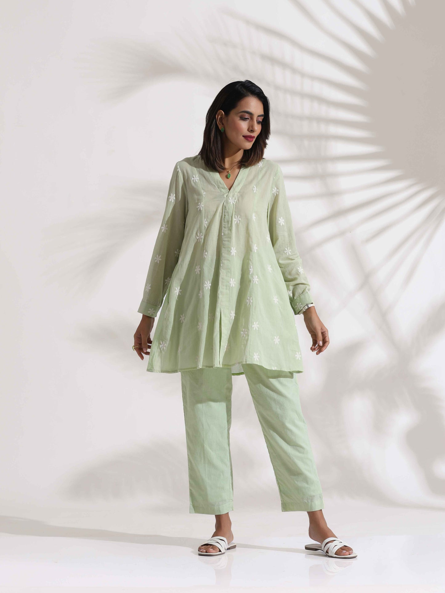 trueBrowns Green Cotton Floral Embroidered Co-ord Set - Swadesiicart