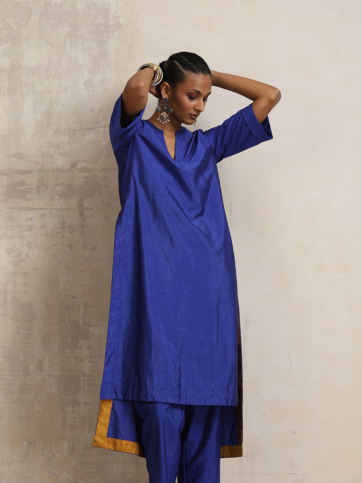 trueBrowns Blue Silk High Slit Kurta Set | Swadesiicart