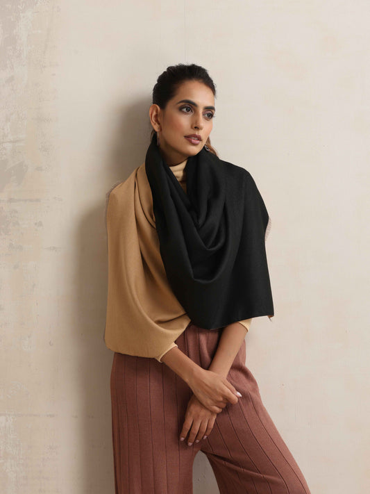 trueBrowns Black Reversible Woollen Stole | Swadesiicart