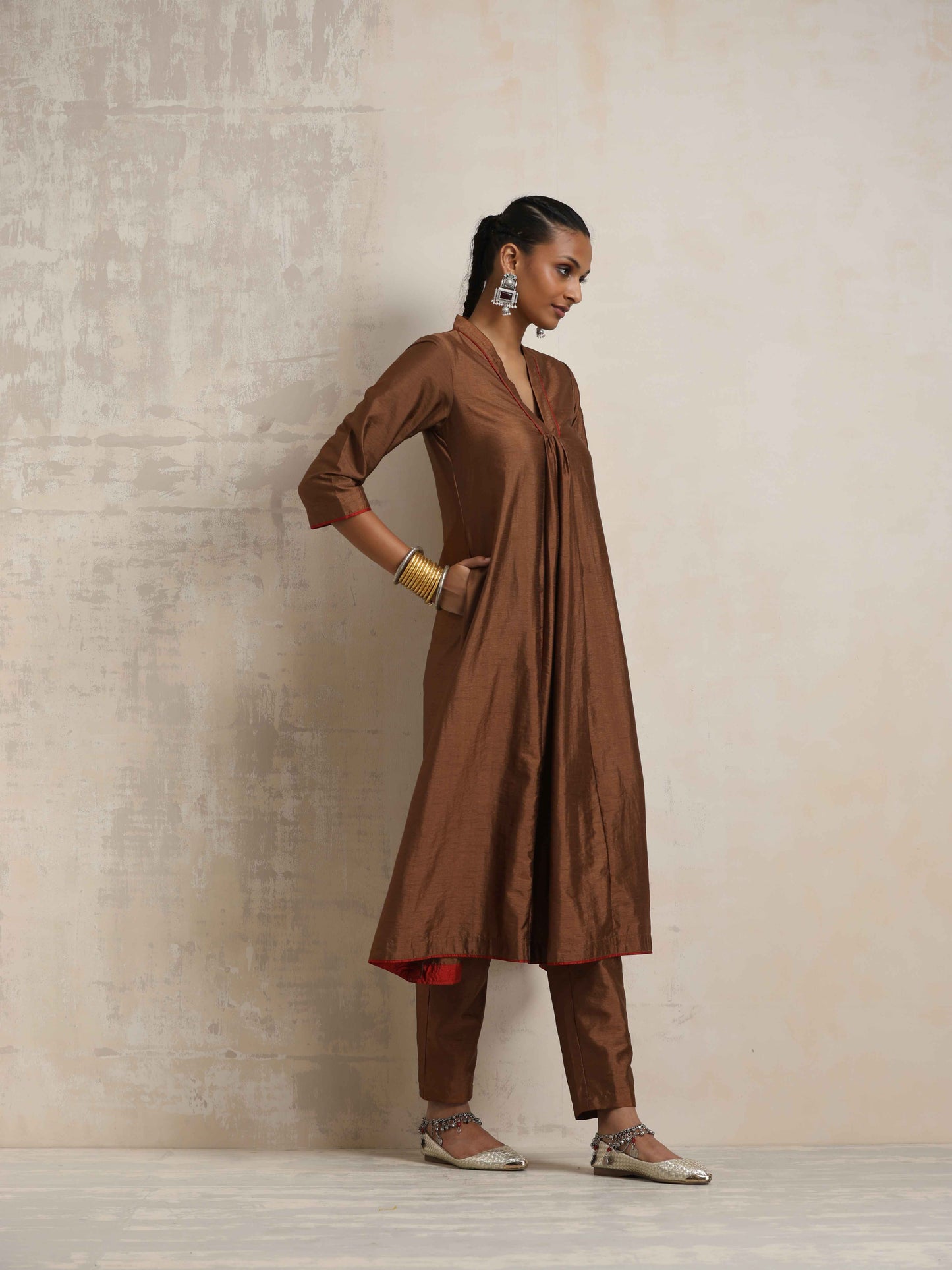 trueBrowns Brown Silk Kurta Set | Swadesiicart
