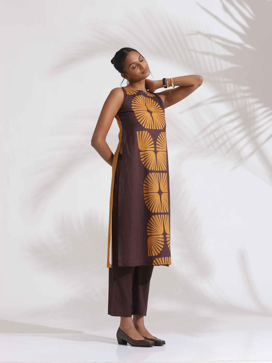 trueBrowns Brown Cotton Print Sleeveless Kurta Set | Swadesiicart