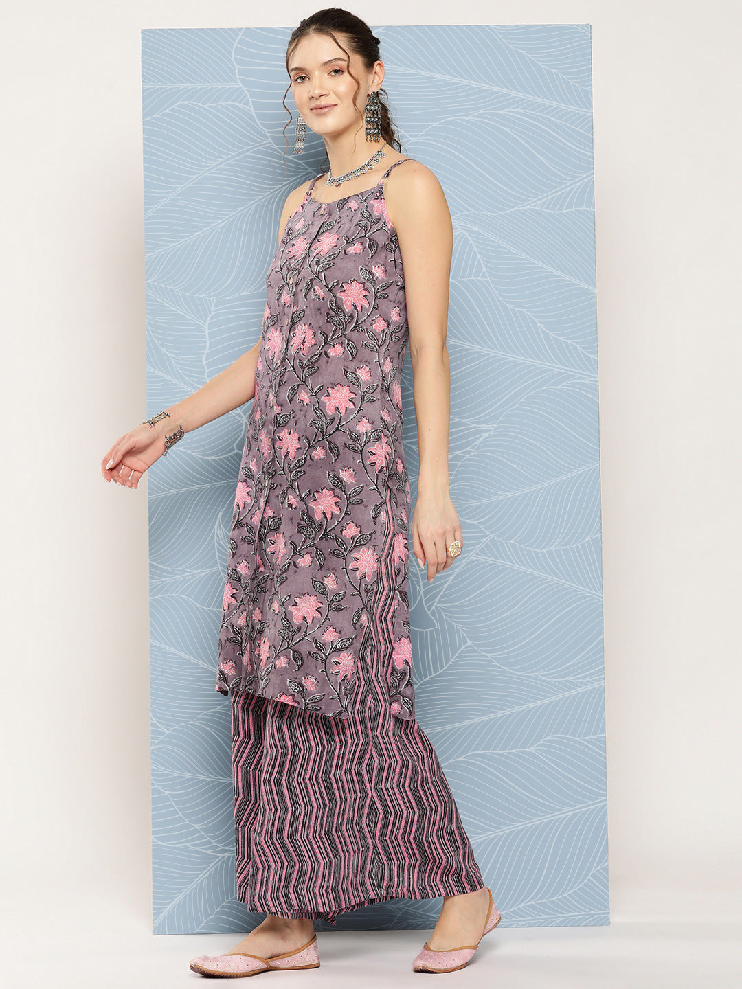 InWeave Women's Mauve Abstract Strappy Set With Dupatta - Swadesiicart