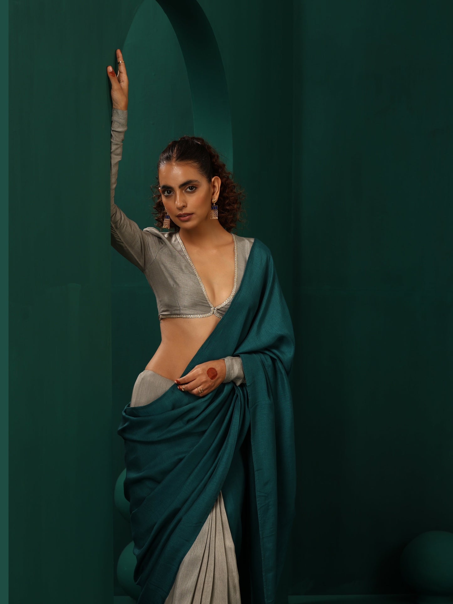 trueBrowns Teal Grey Silk Ready to Wear Saree | Swadesiicart