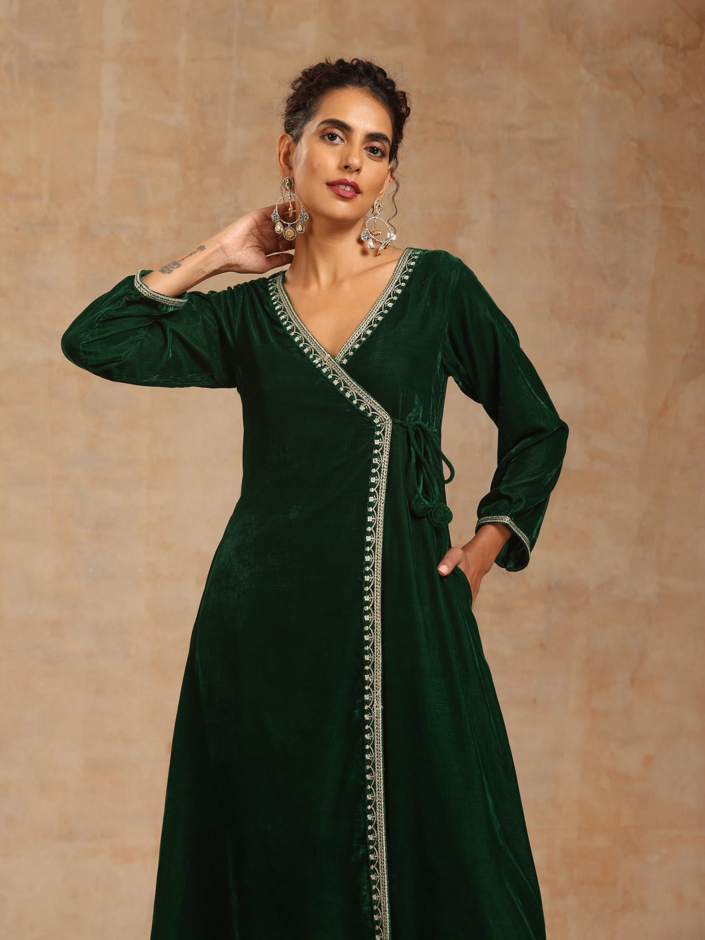 trueBrowns Green Velvet Embroidered Angrakha Kurta | Swadesiicart