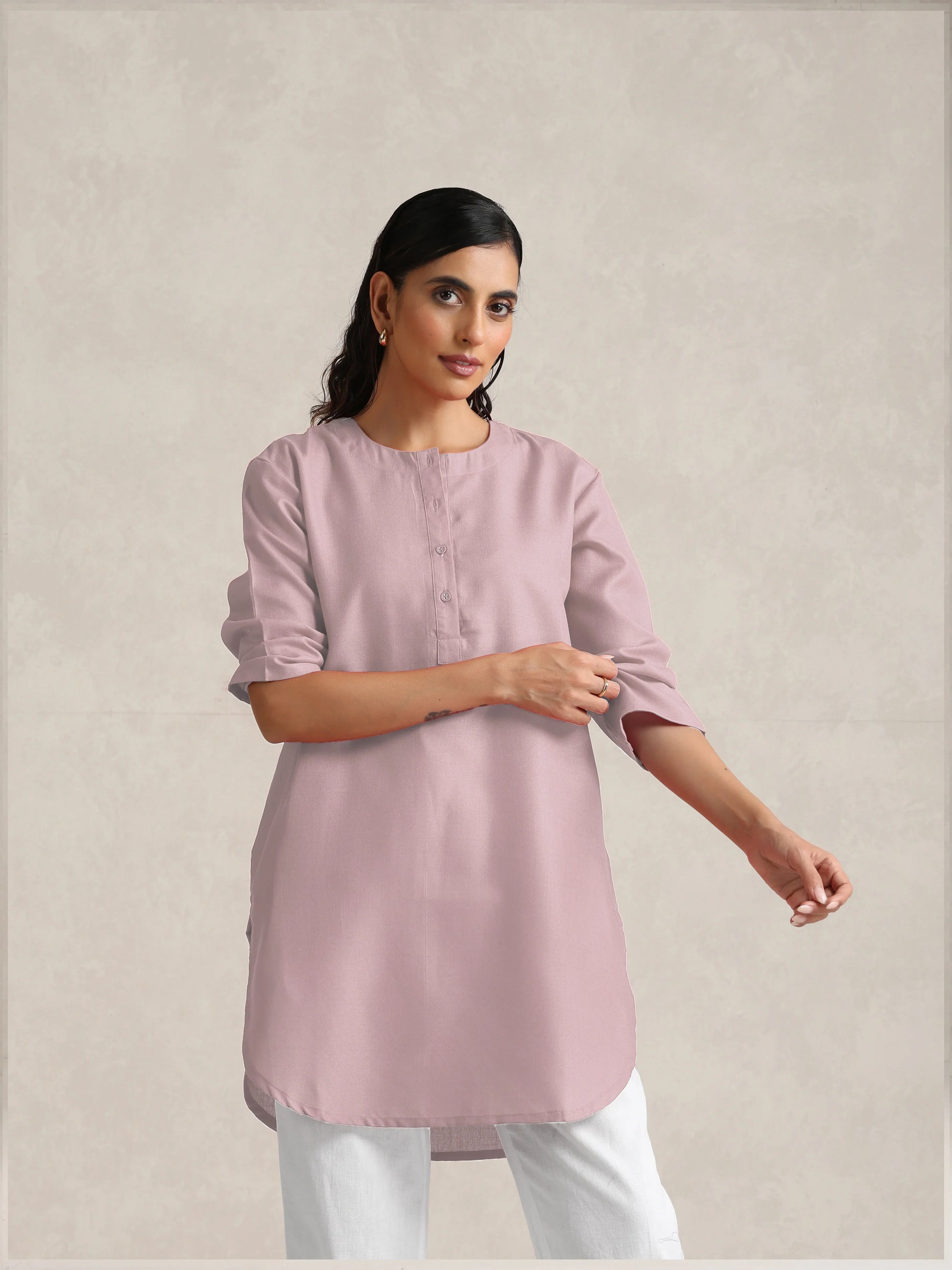 trueBrowns Pink Cotton Blend Short Kurta | Swadesiicart