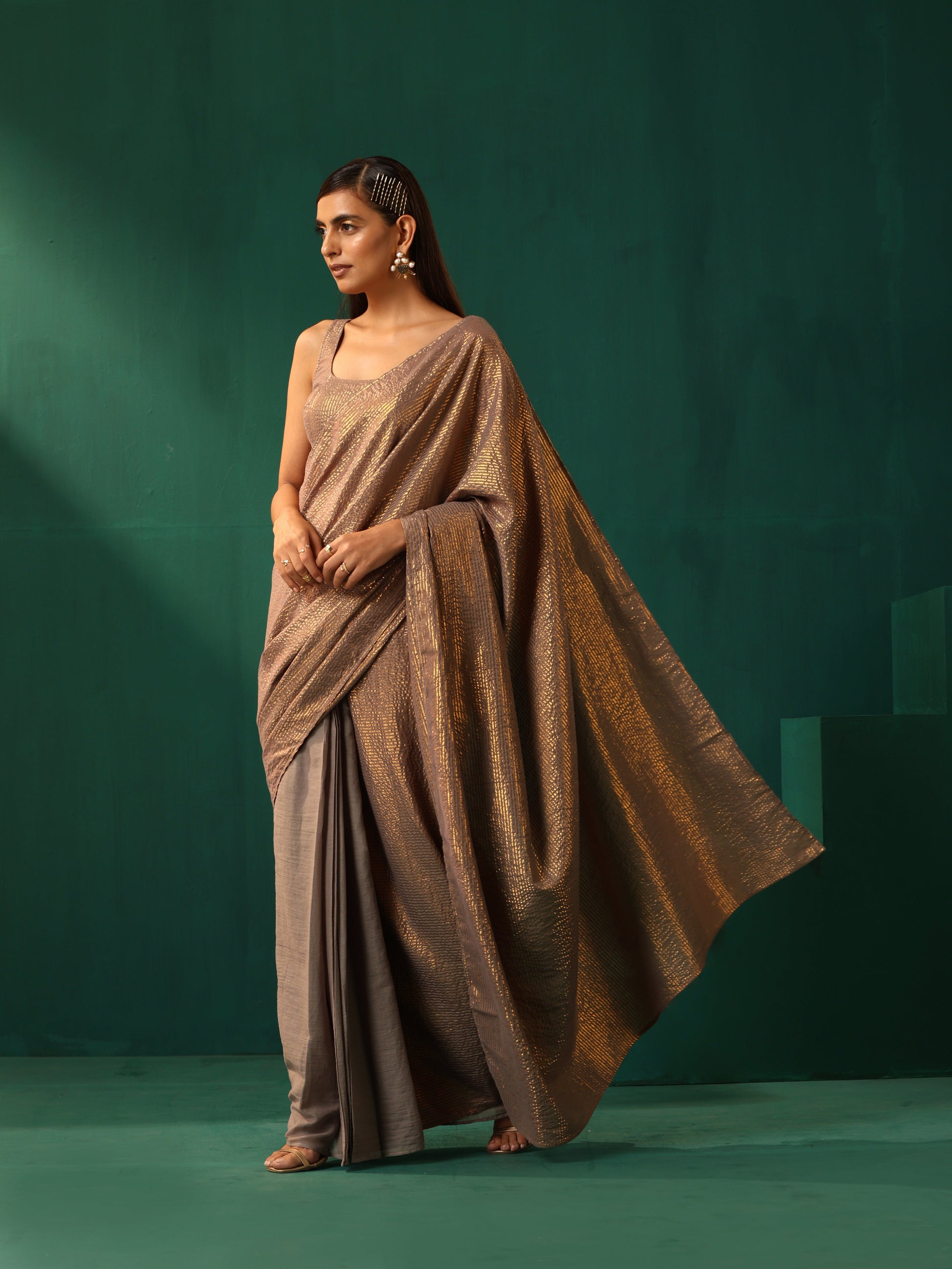 trueBrowns Grey Cotton Gold Lurex Striped Ready to Wear Saree | Swadesiicart
