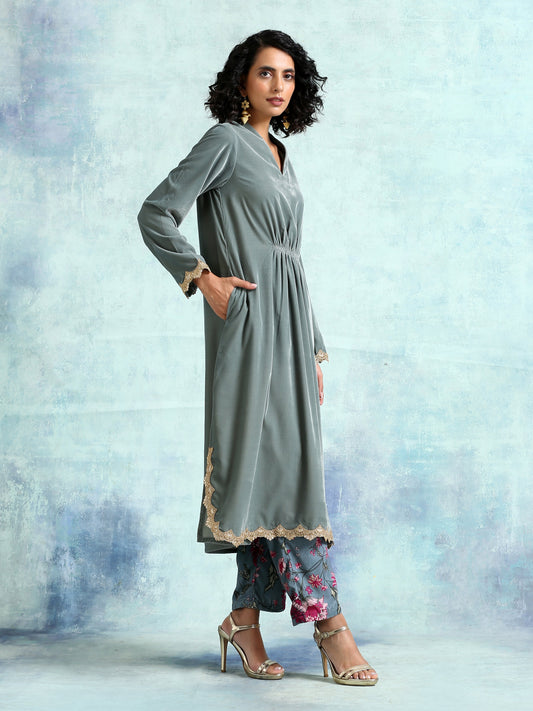 trueBrowns Grey Velvet Lace Kurta Pant Set | Swadesiicart
