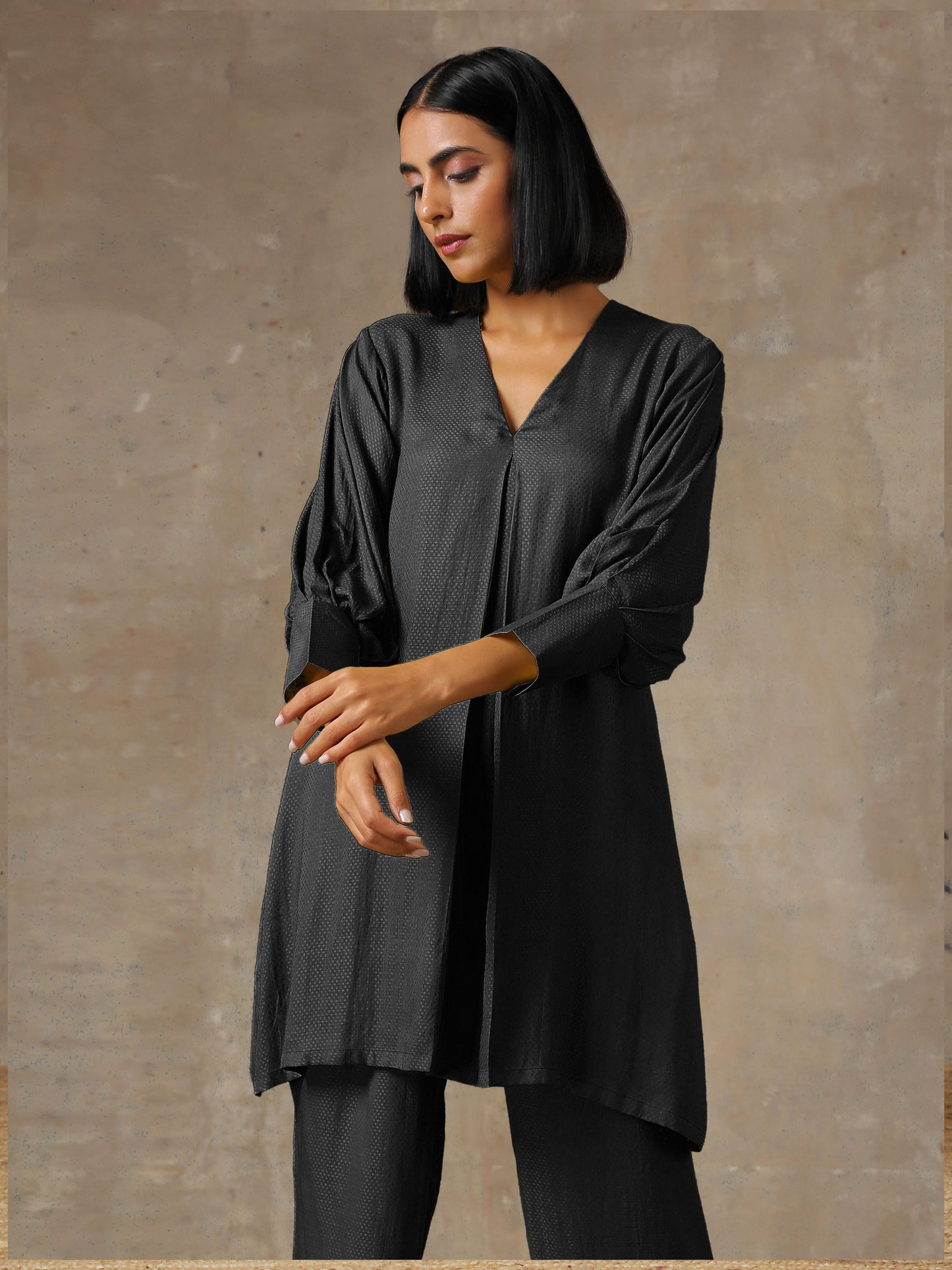 trueBrowns Black Solid Textured Co-Ord Set - Swadesiicart