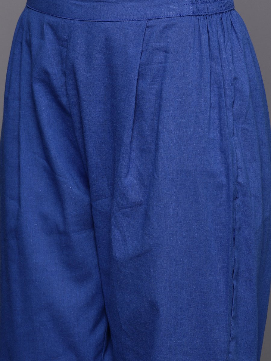 Ahalyaa Women Blue Floral Printed Pure Cotton Kurta with Trousers | Swadesiicart