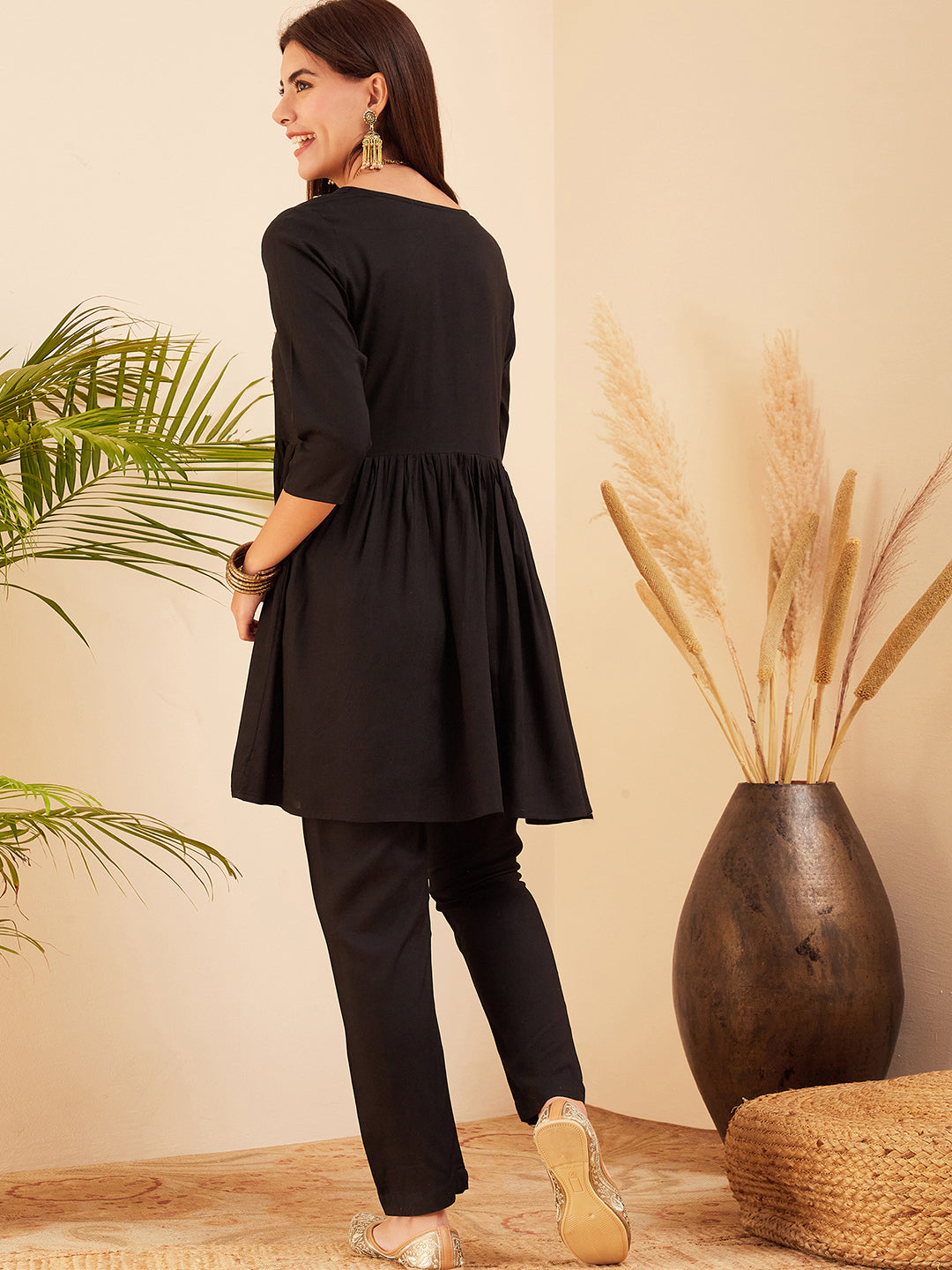 InWeave Women's Black Round Neck Square Gota Work Kurta Pant Set - Swadesiicart