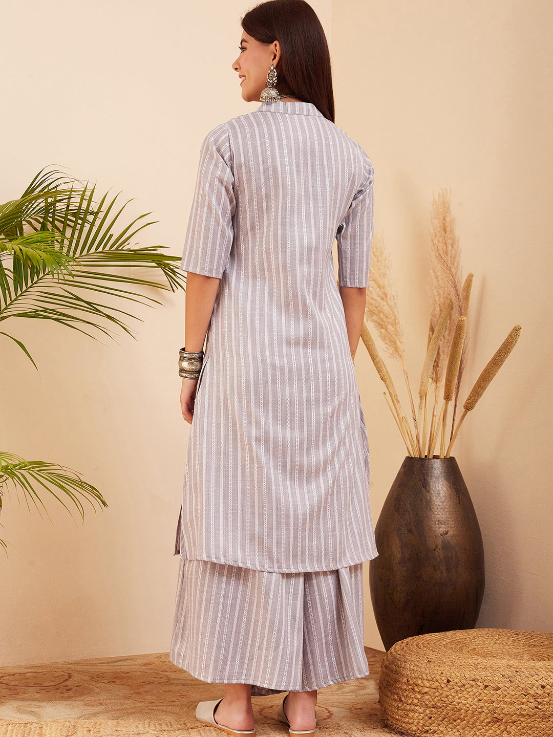 InWeave Women's Light Grey Lurex Kantha Mandarin Neck Kurta Palazzo Set - Swadesiicart