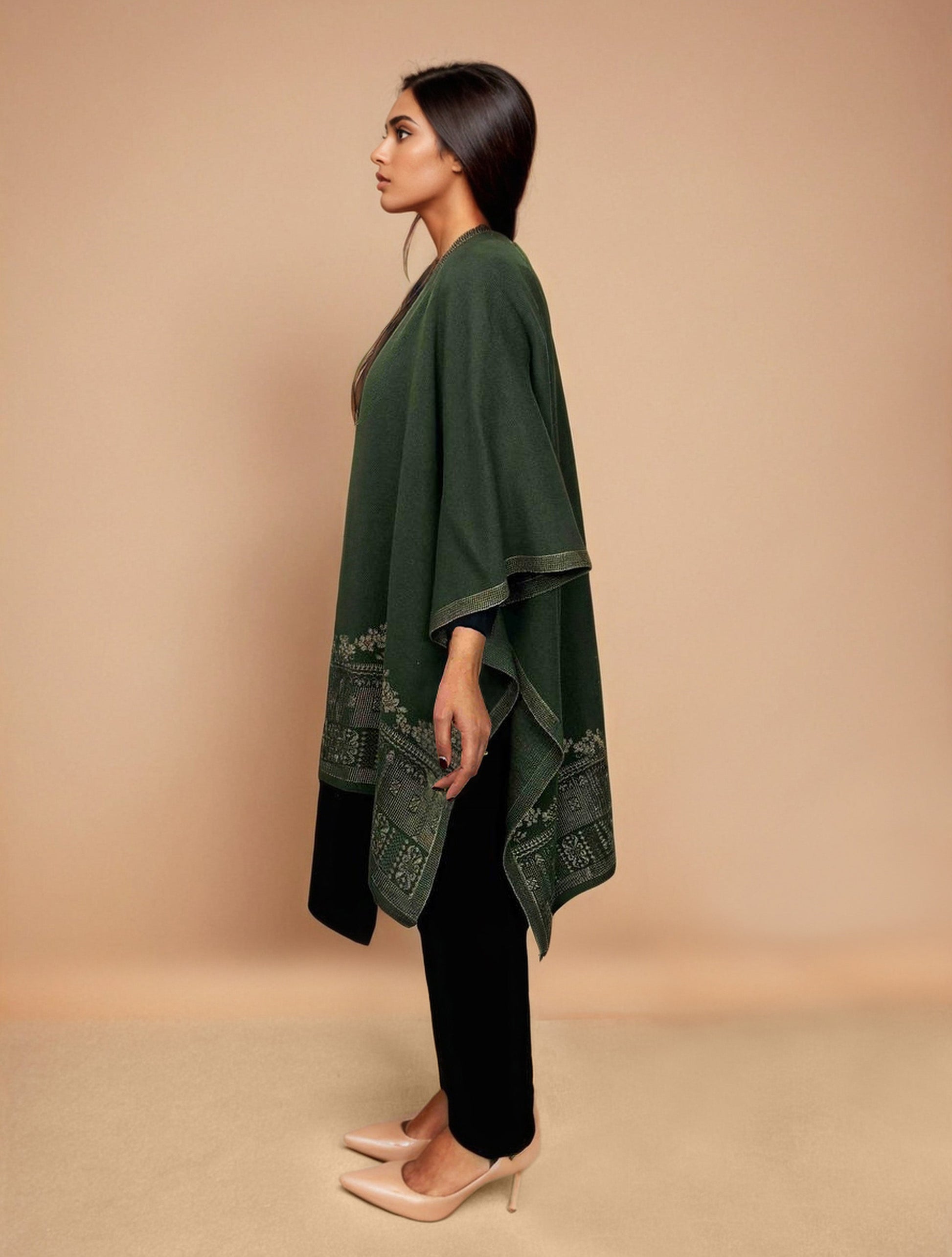trueBrowns Green Woollen Kaftan Cape | Swadesiicart