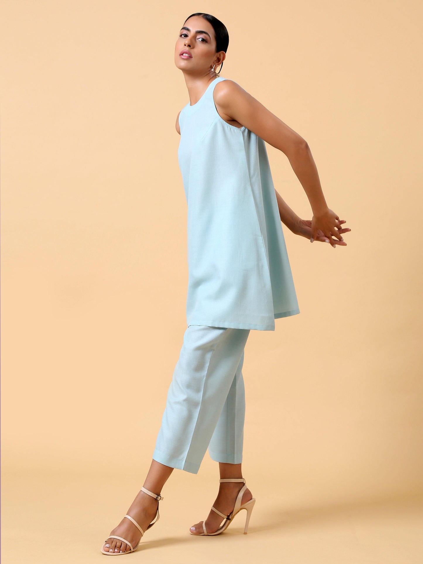 trueBrowns Cotton Linen Light Blue Sleeveless Co-Ord Set - Swadesiicart