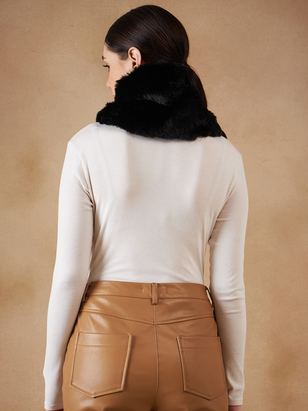 InWeave Women's Black Faux Fur Neck Warmer - Swadesiicart