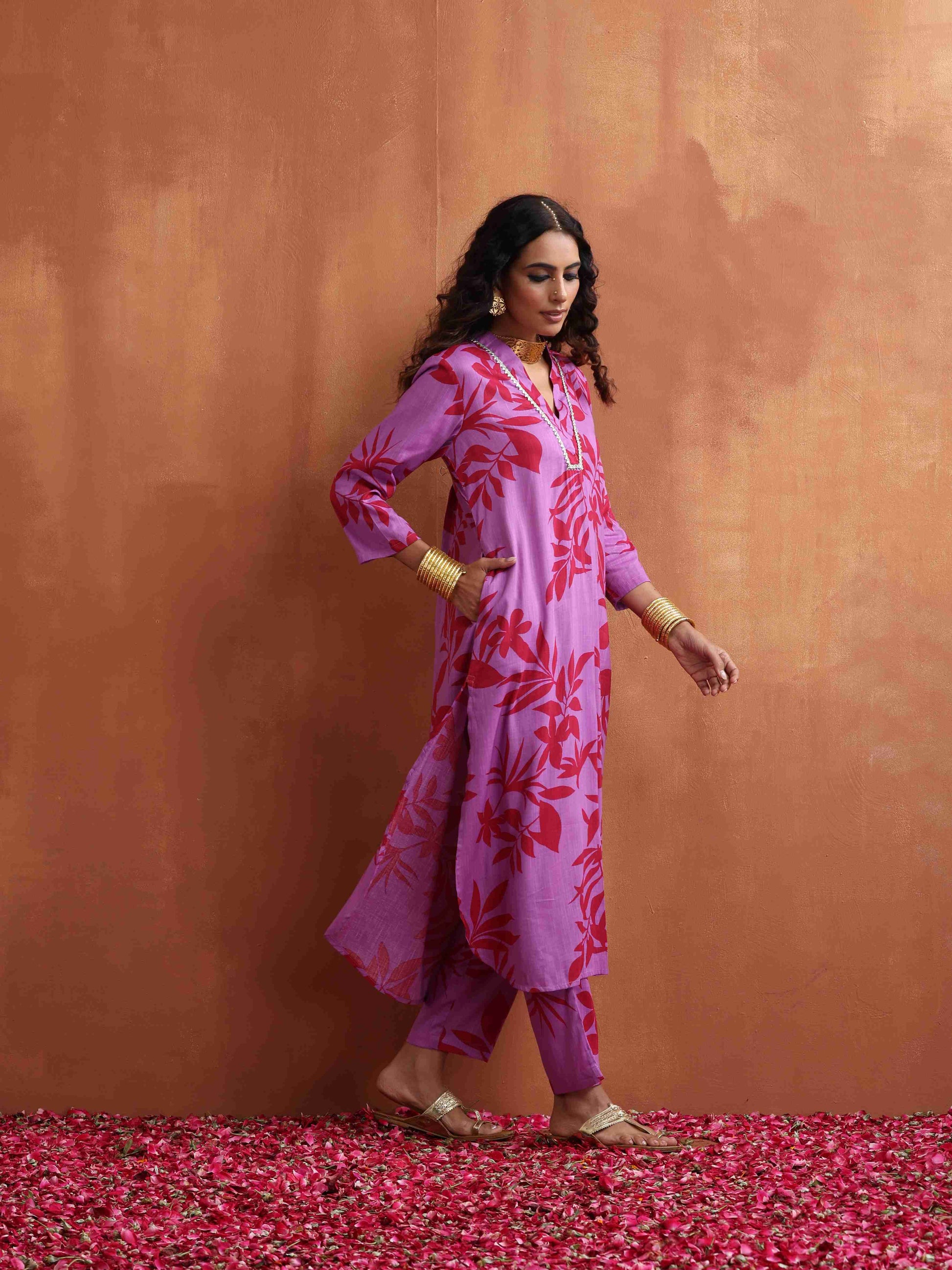 trueBrowns Purple Print Straight Kurta Set | Swadesiicart