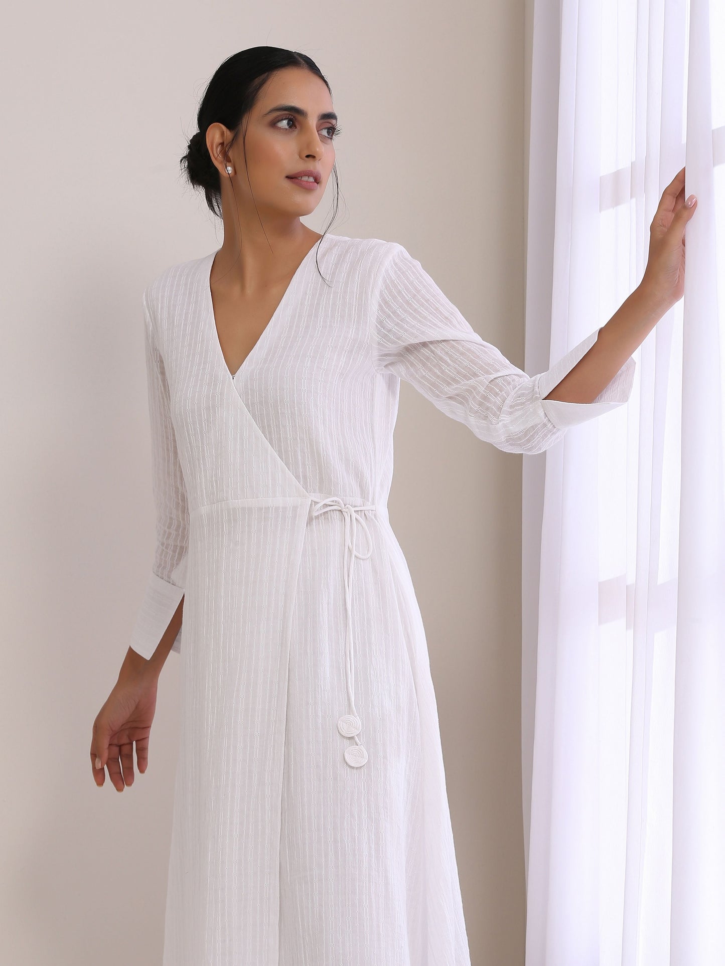 trueBrowns White Dobby Angrakha Kurta Pant Set | Swadesiicart