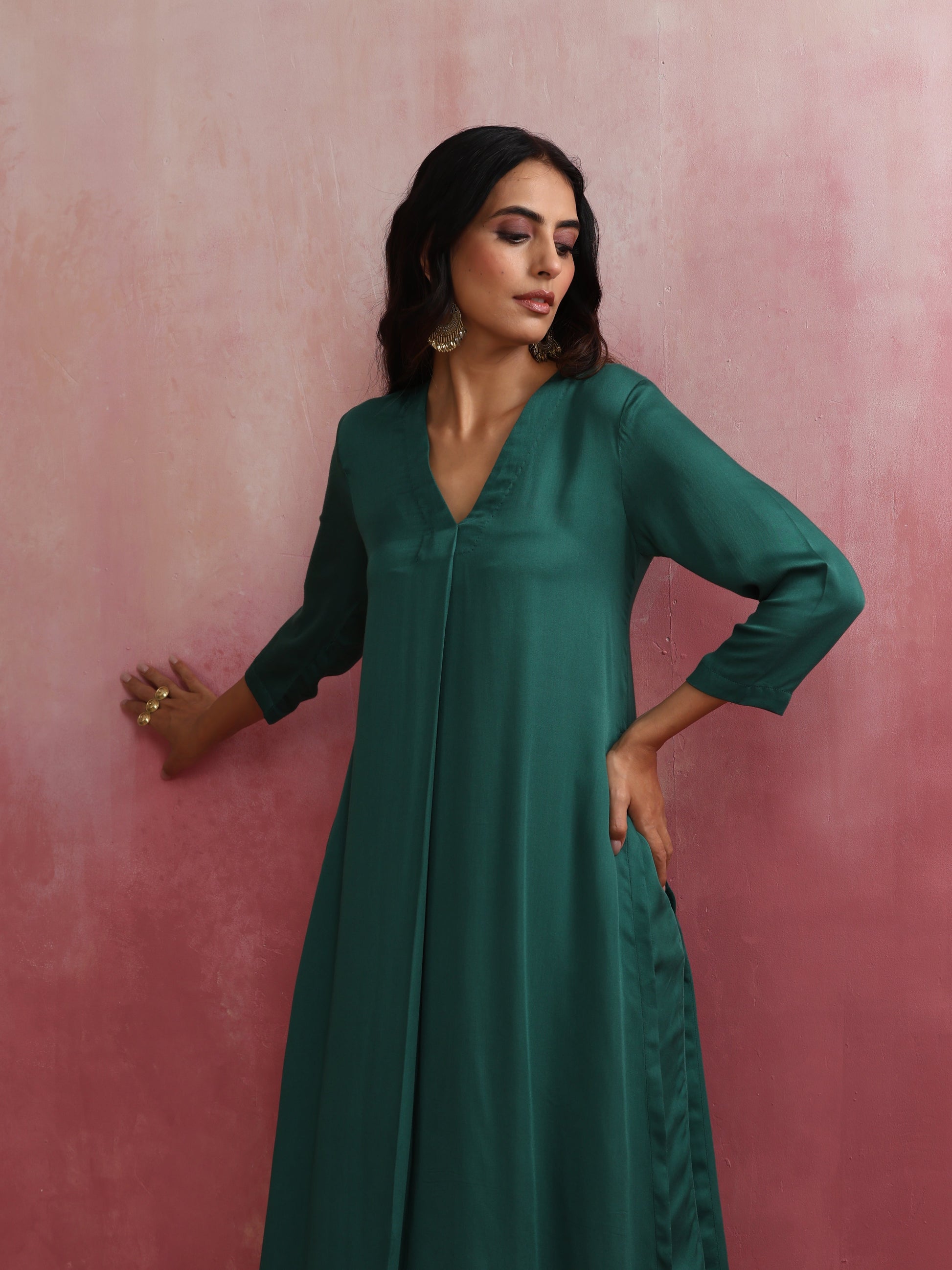 trueBrowns Green Modal Pleated Kurta Set | Swadesiicart