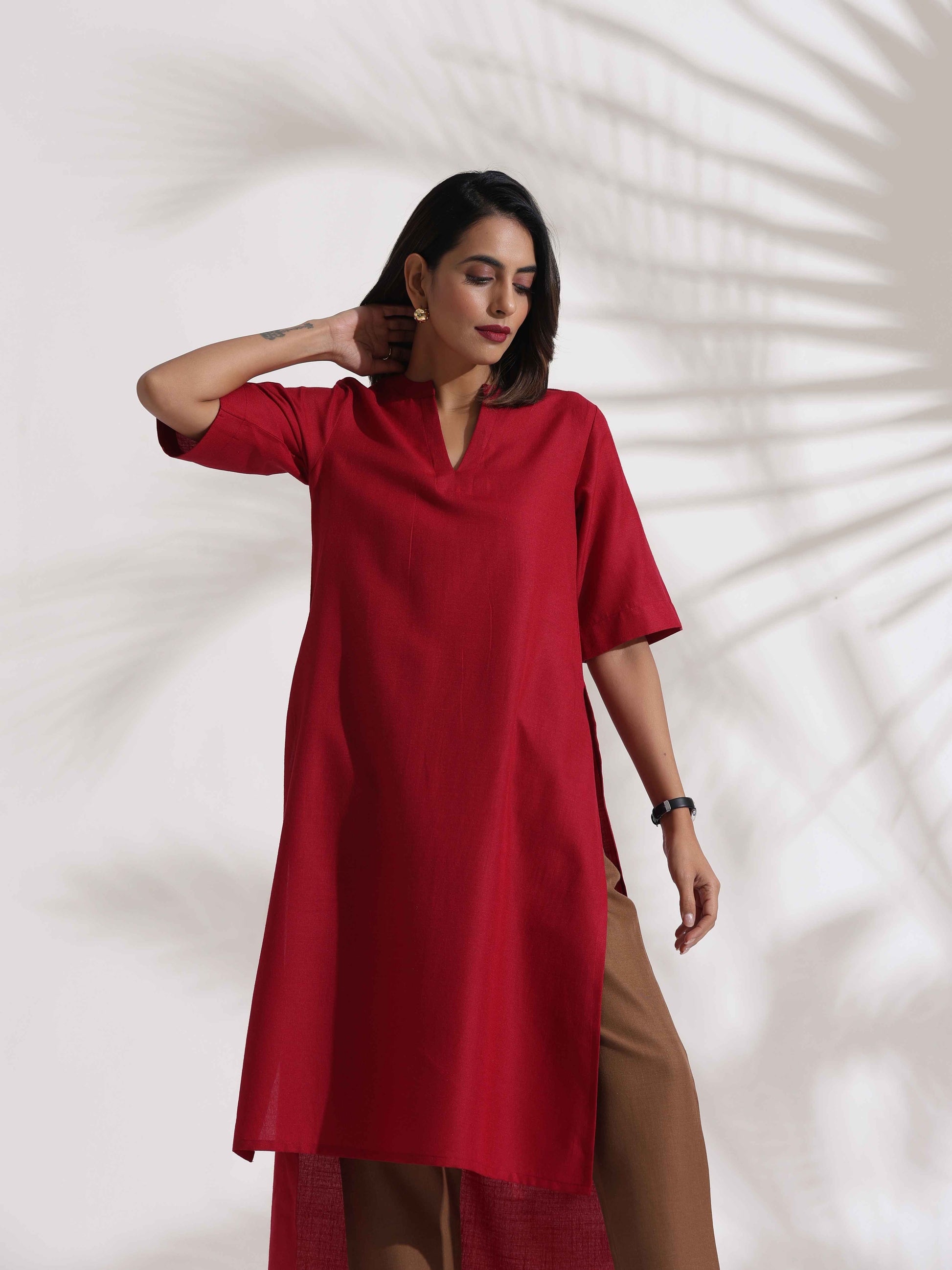 trueBrowns Maroon Slub Highslit Kurta Set | Swadesiicart