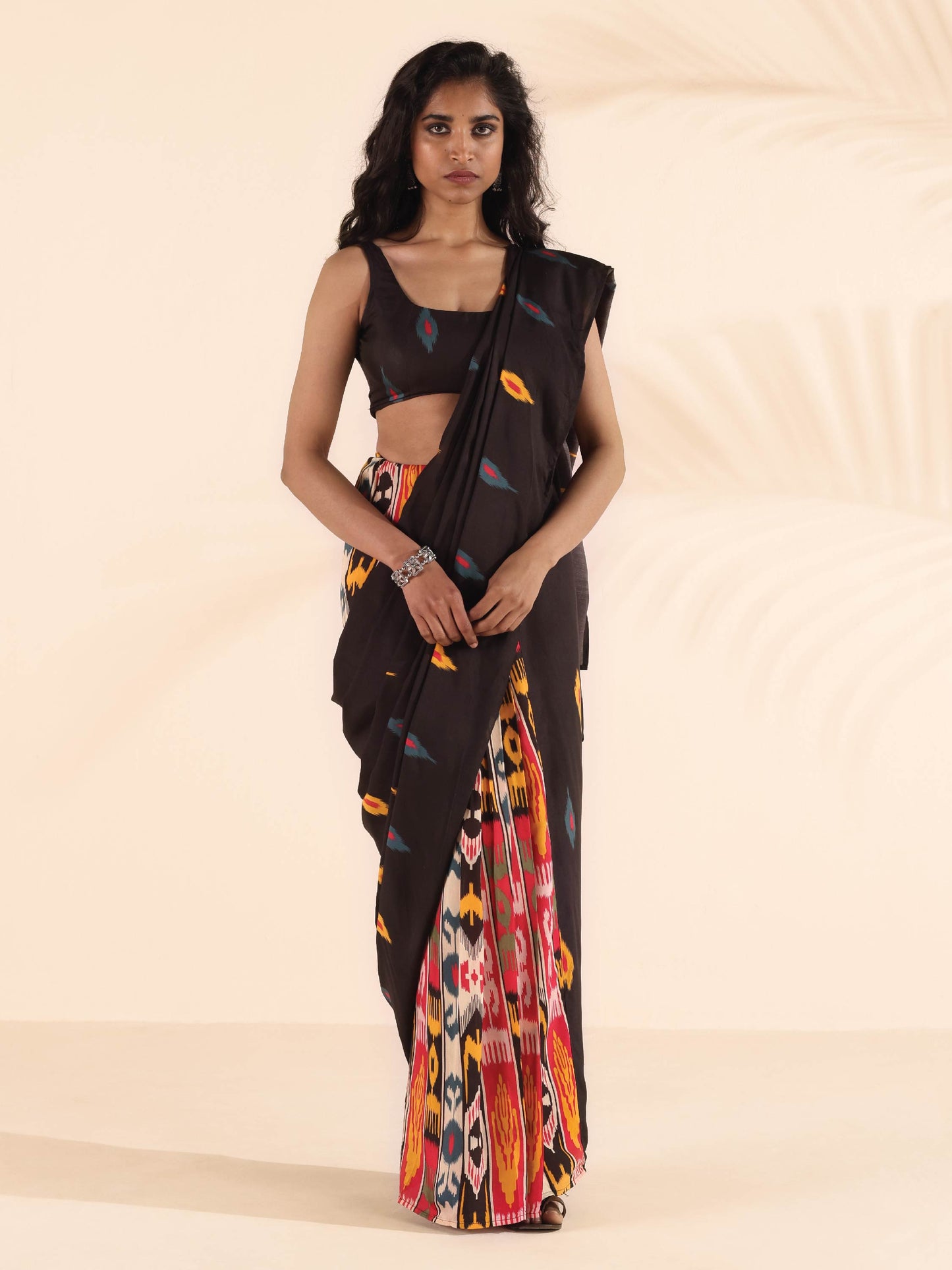 trueBrowns Cola Muslin Ikat Saree | Swadesiicart