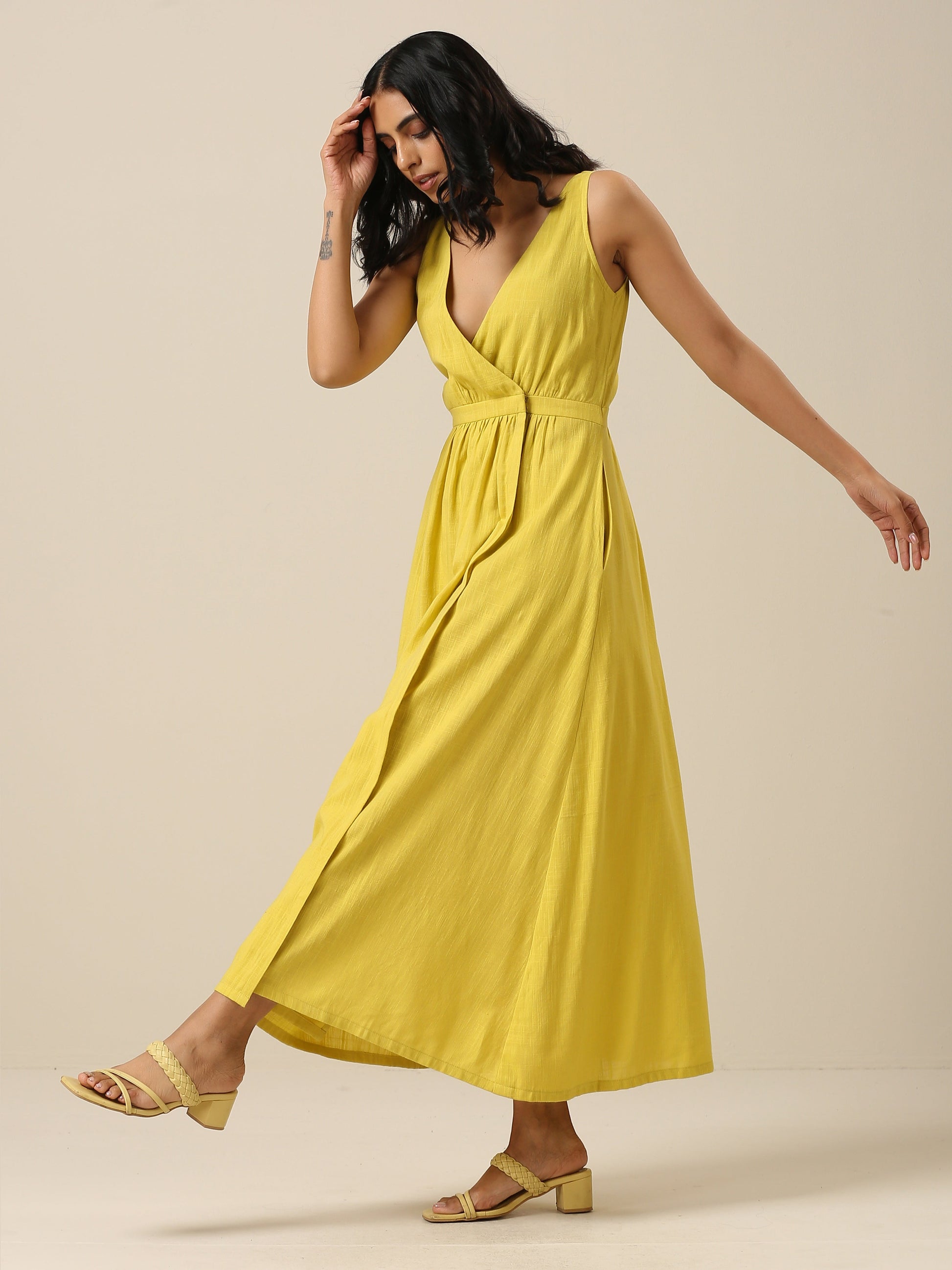 trueBrowns Lime Slub Texture Sleeveless Wrap Dress | Swadesiicart