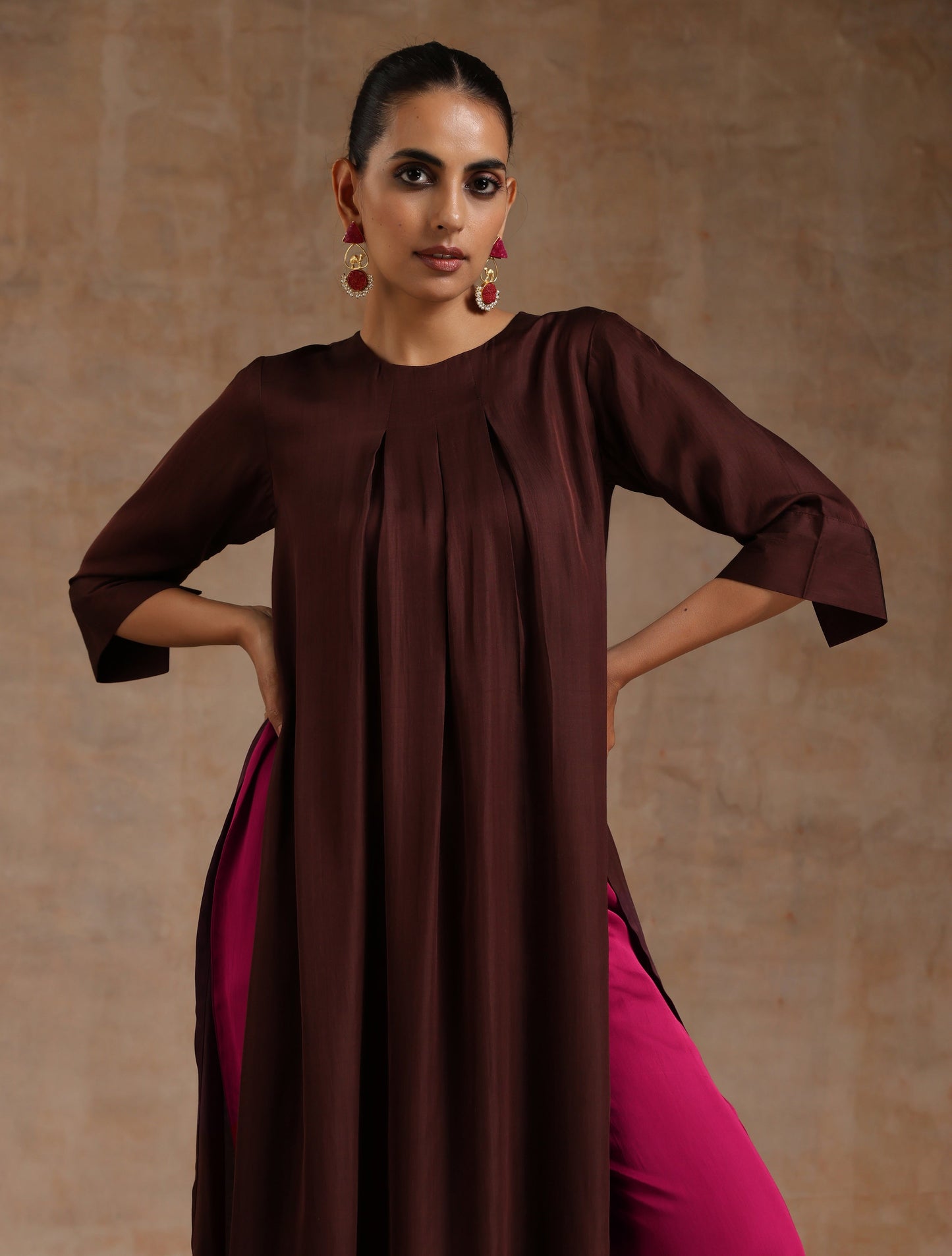 trueBrowns Cola Brown Modal Satin Neck Pleat Kurta Set | Swadesiicart