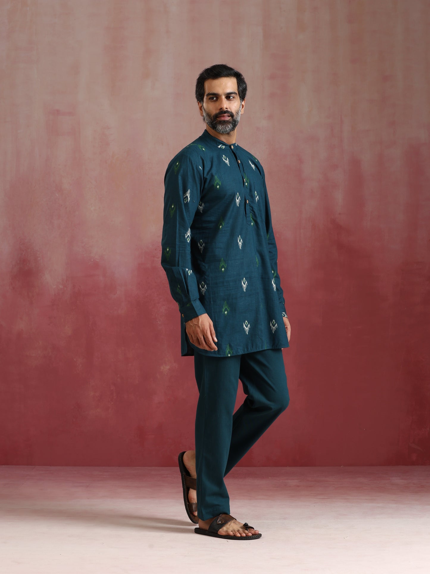trueBrowns Men's Blue Ikat Print Mandarin Collar Kurta Co-ord set - Swadesiicart