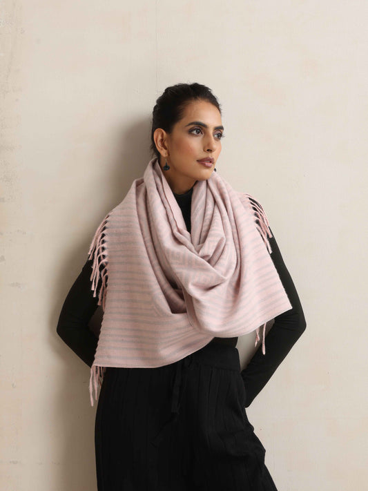 trueBrowns Pink Geometric Woollen Stole | Swadesiicart