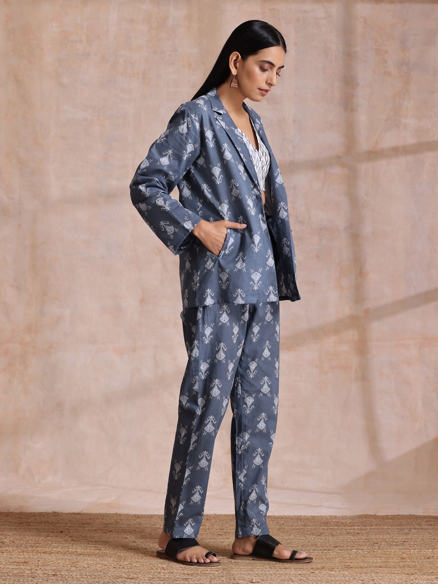 trueBrowns Grey On Grey Ikat Print Cotton Pant Suit Set | Swadesiicart