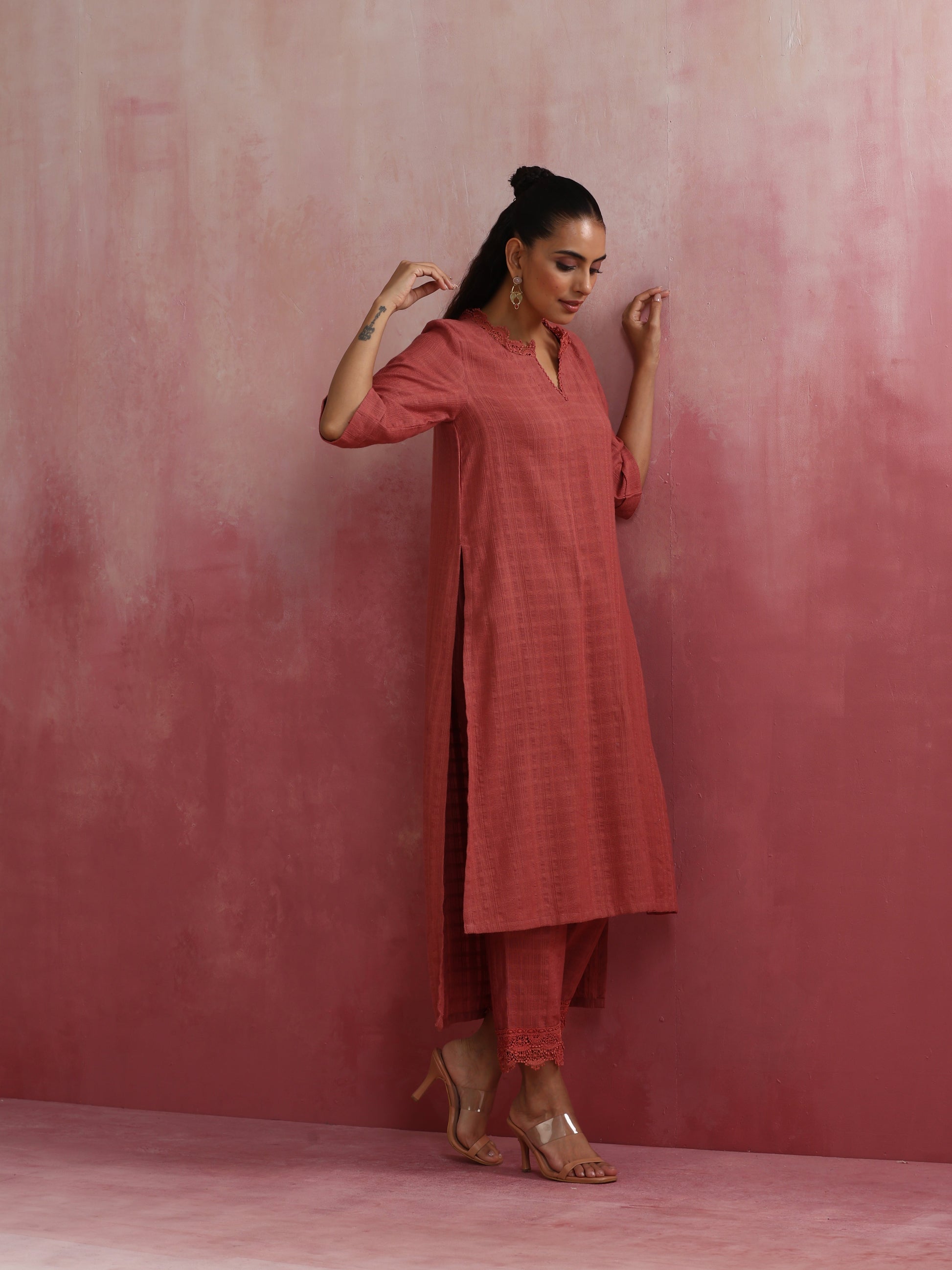 trueBrowns Peach High low Cotton Dobby Kurta Set | Swadesiicart