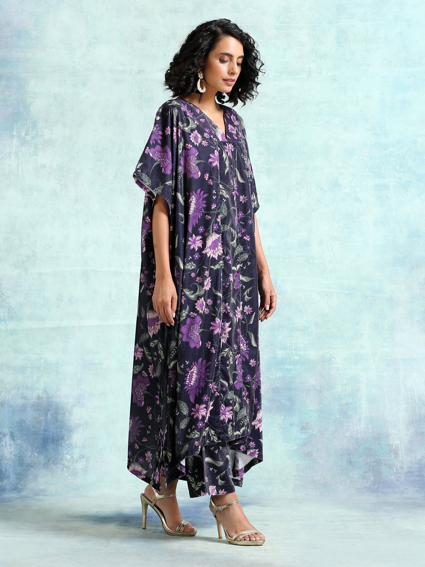 trueBrowns Black Printed Velvet Kaftan Kurta | Swadesiicart