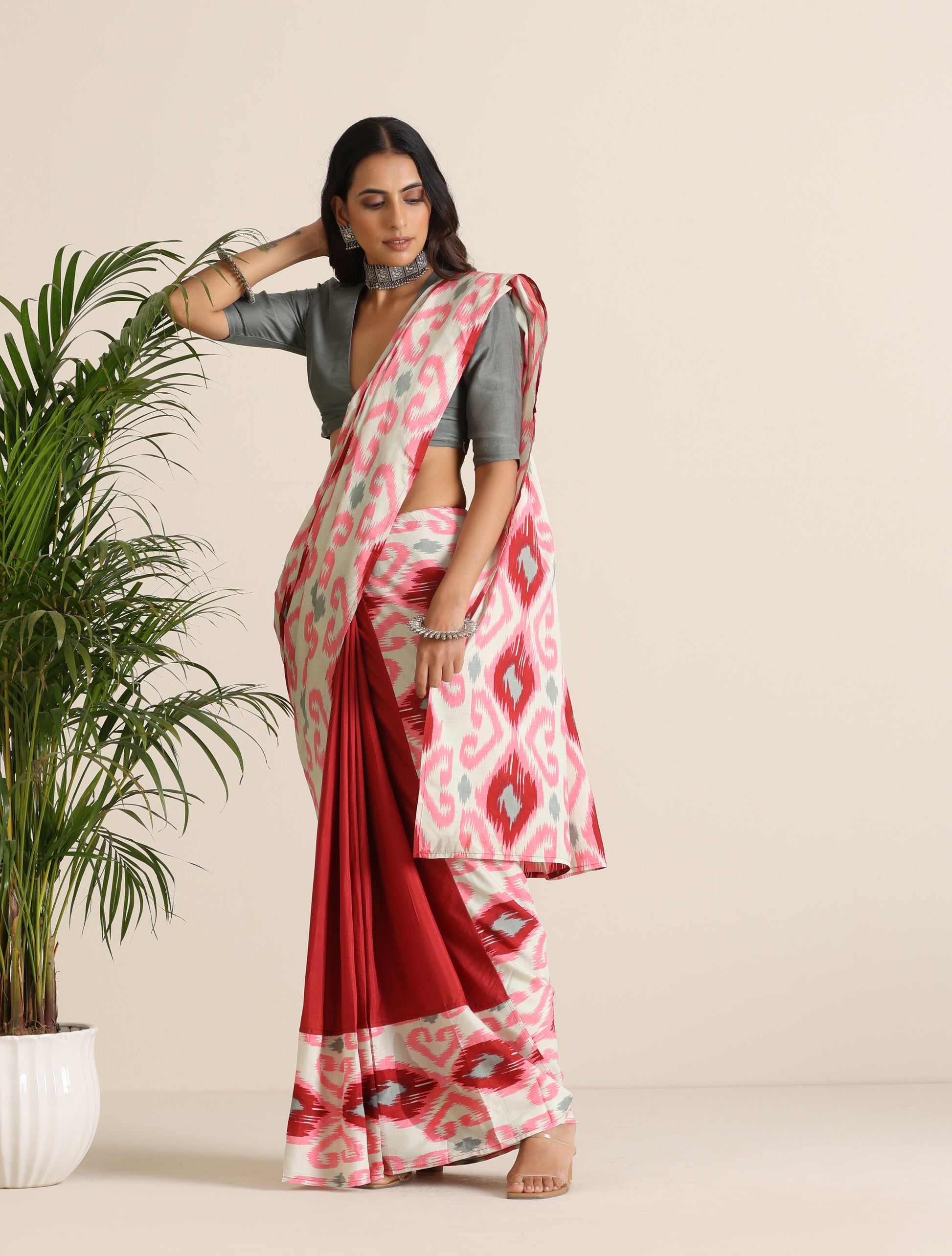 trueBrowns Maroon Grey Muslin Ikat Saree | Swadesiicart