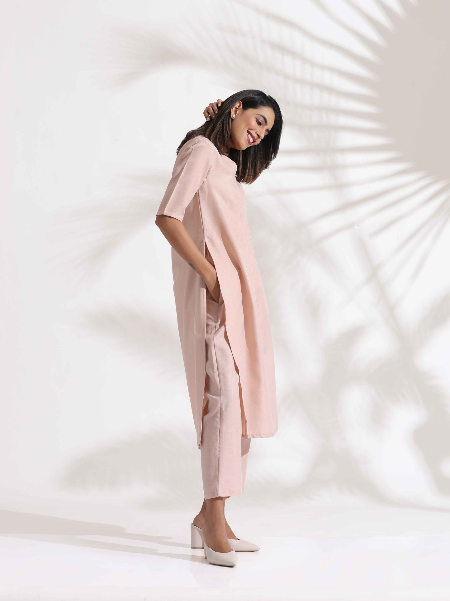 trueBrowns Light Pink Slub Kurta Set | Swadesiicart