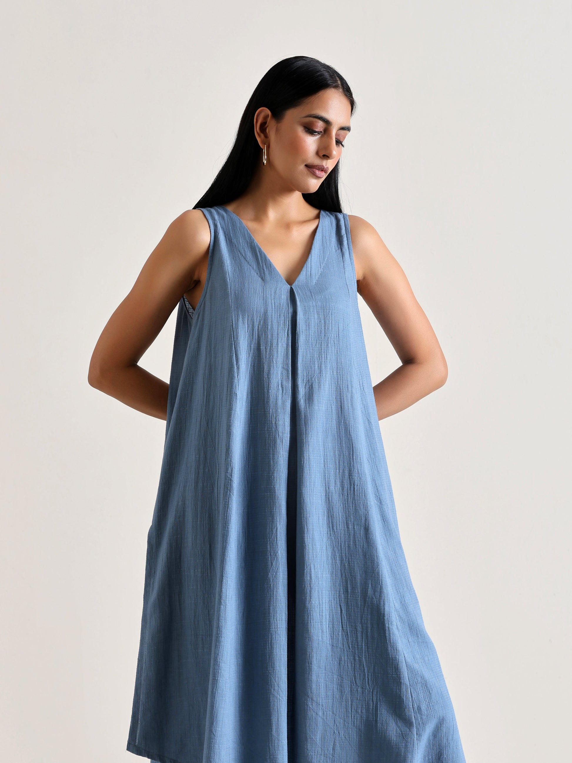 trueBrowns Light Blue Sleeveless Flared Kurta Pant Set | Swadesiicart