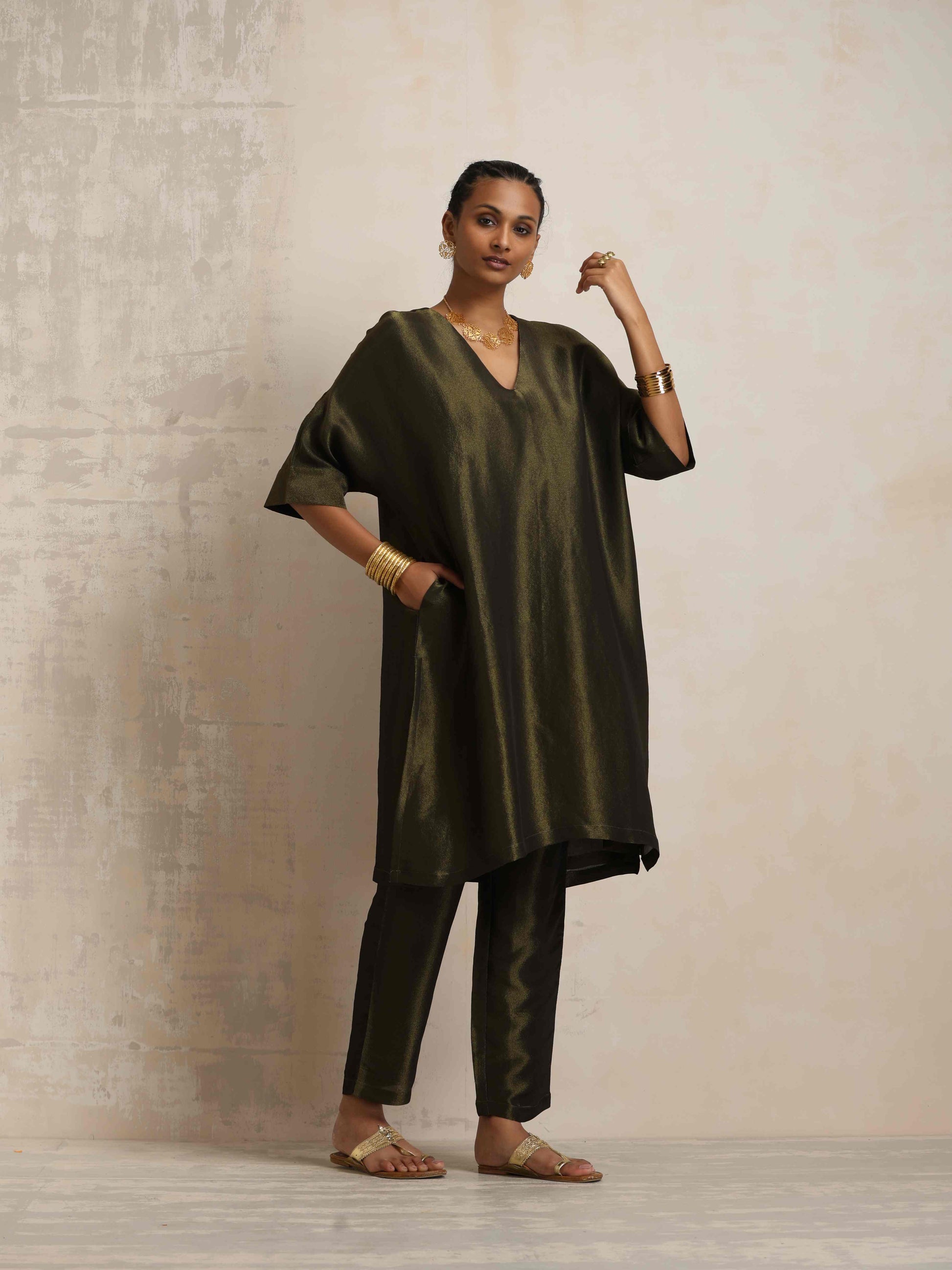 trueBrowns Olive Green Tissue Kurta Co-ord Set - Swadesiicart