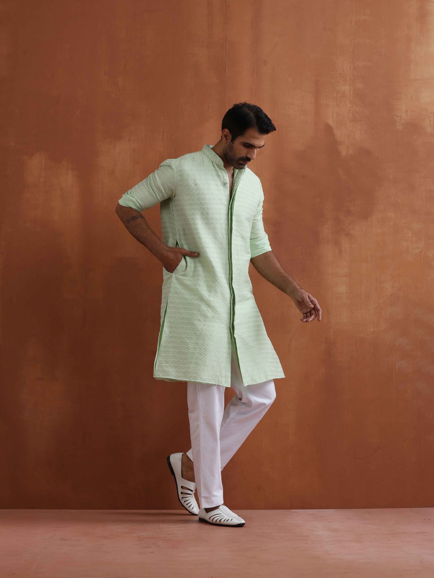 trueBrowns Men's Green Sequin Chanderi Kurta | Swadesiicart