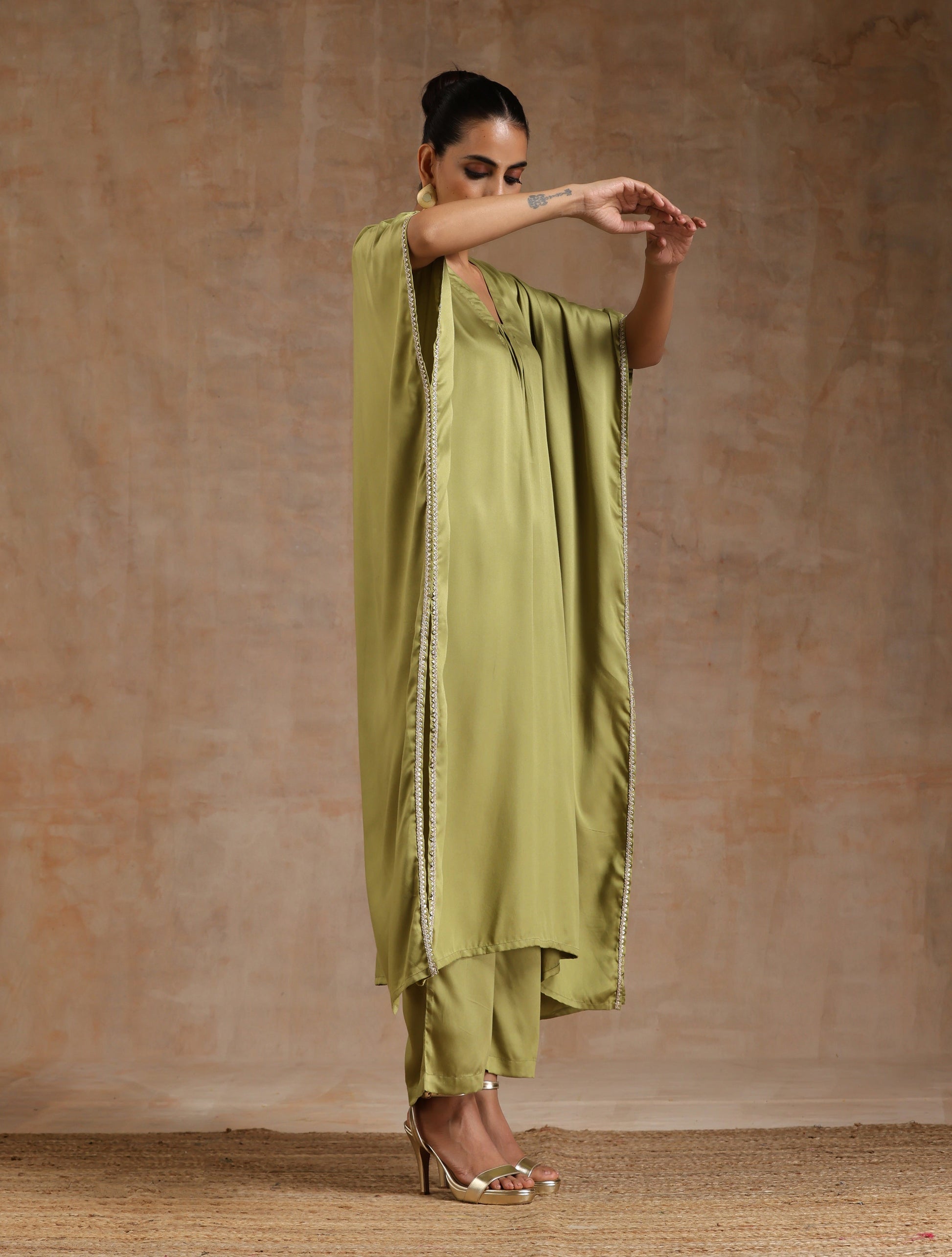 trueBrowns Light Green Modal Satin Kaftan Kurta Set | Swadesiicart