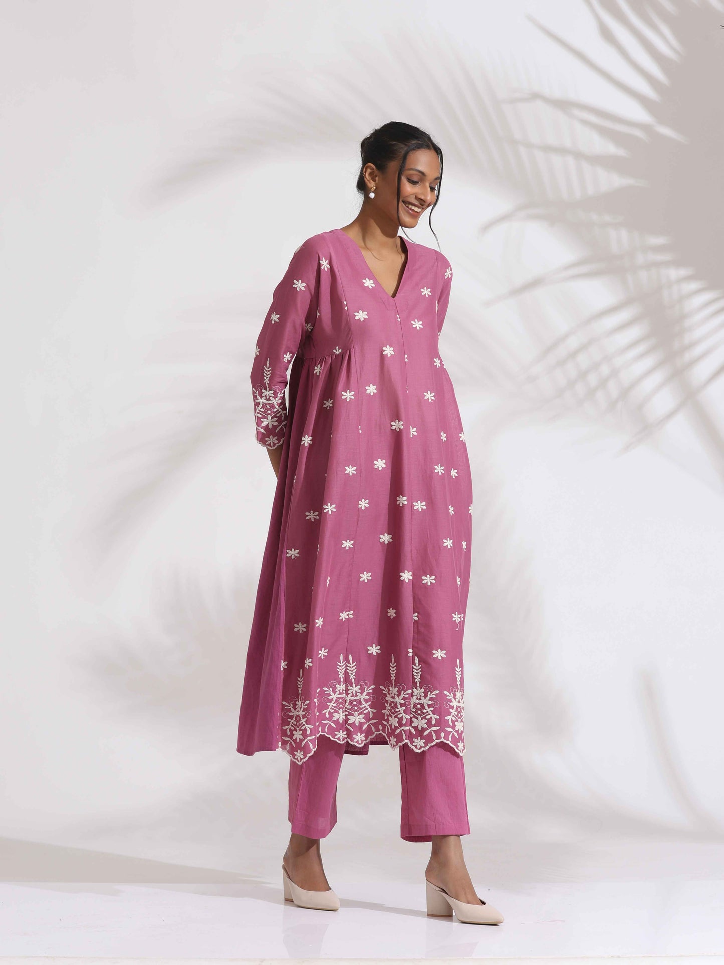 trueBrowns Pink Cotton Floral Embroidered Flared Kurta Set | Swadesiicart
