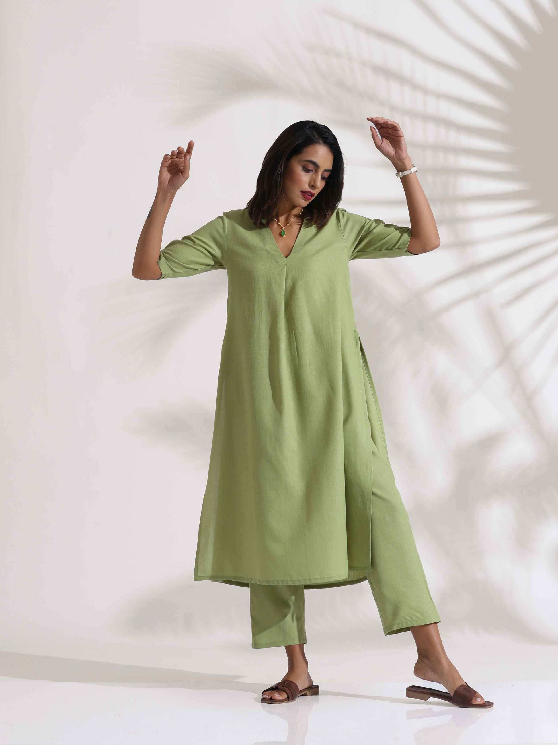 trueBrowns Green Slub Kurta Set | Swadesiicart