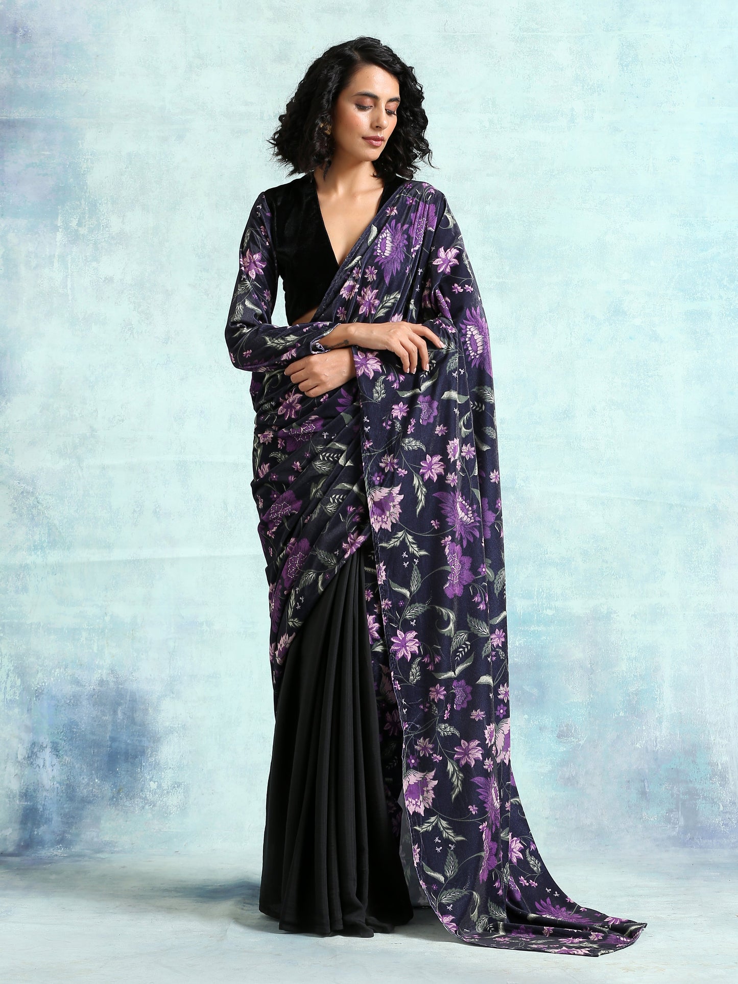 trueBrowns Black Printed Velvet Ready to Wear Saree | Swadesiicart