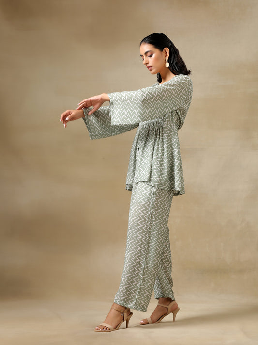 trueBrowns Light Green Bandhani Printed Silk V-Neck Co-Ord Set - Swadesiicart